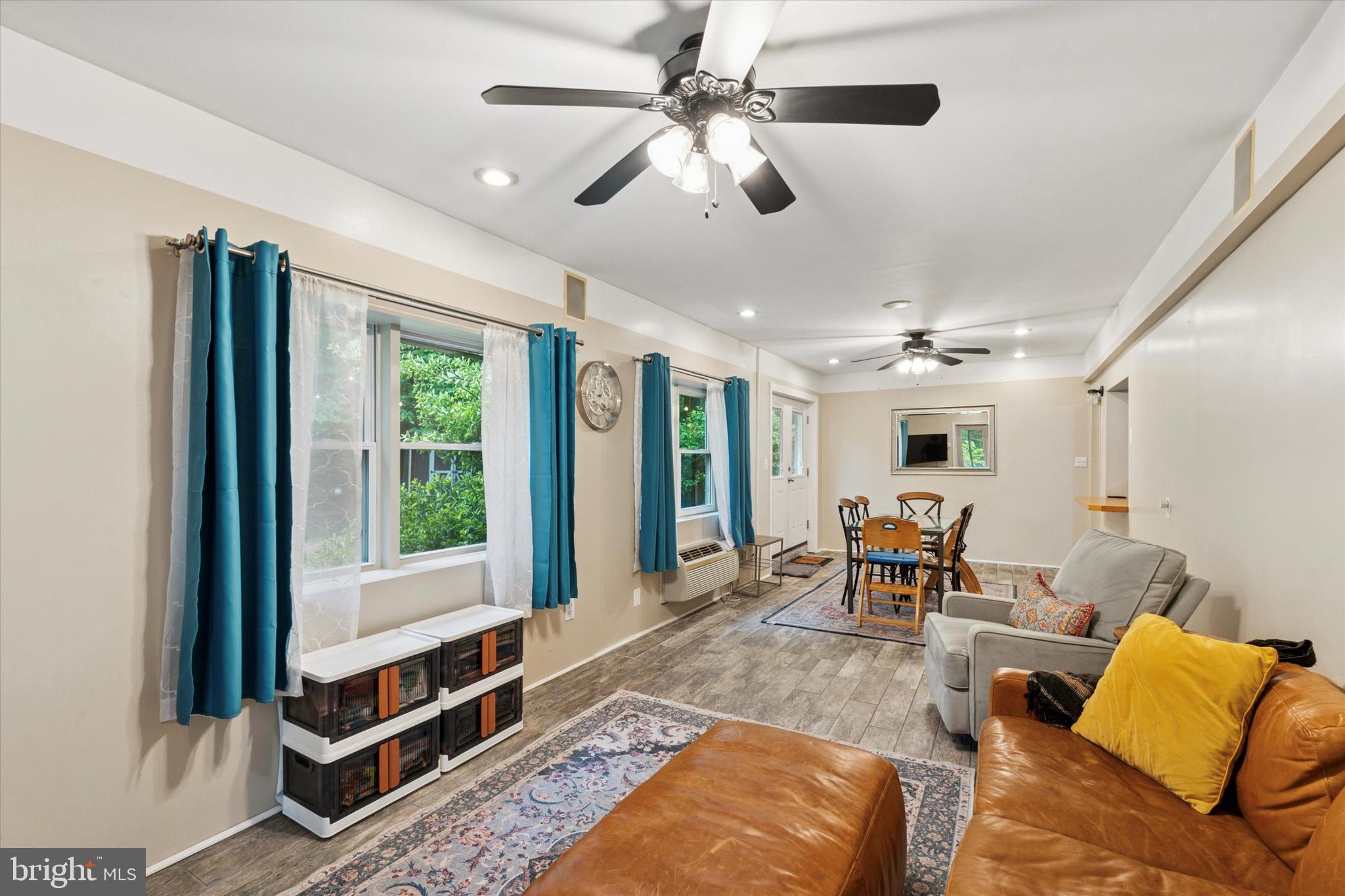 ROXBOROUGH - Residential