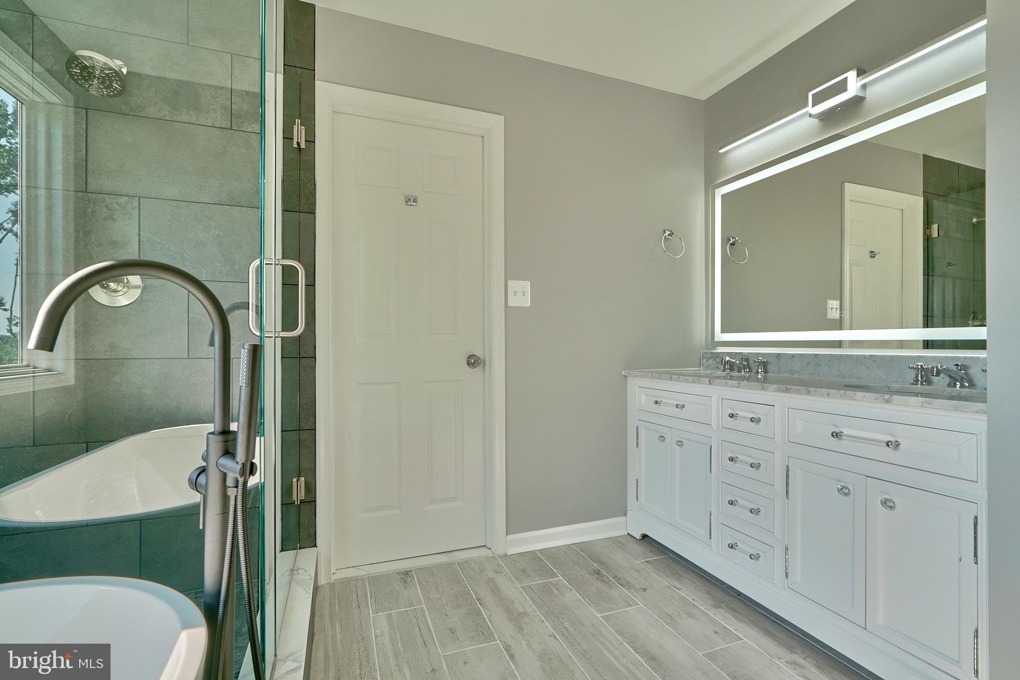 BAYVIEW ESTATES - Residential