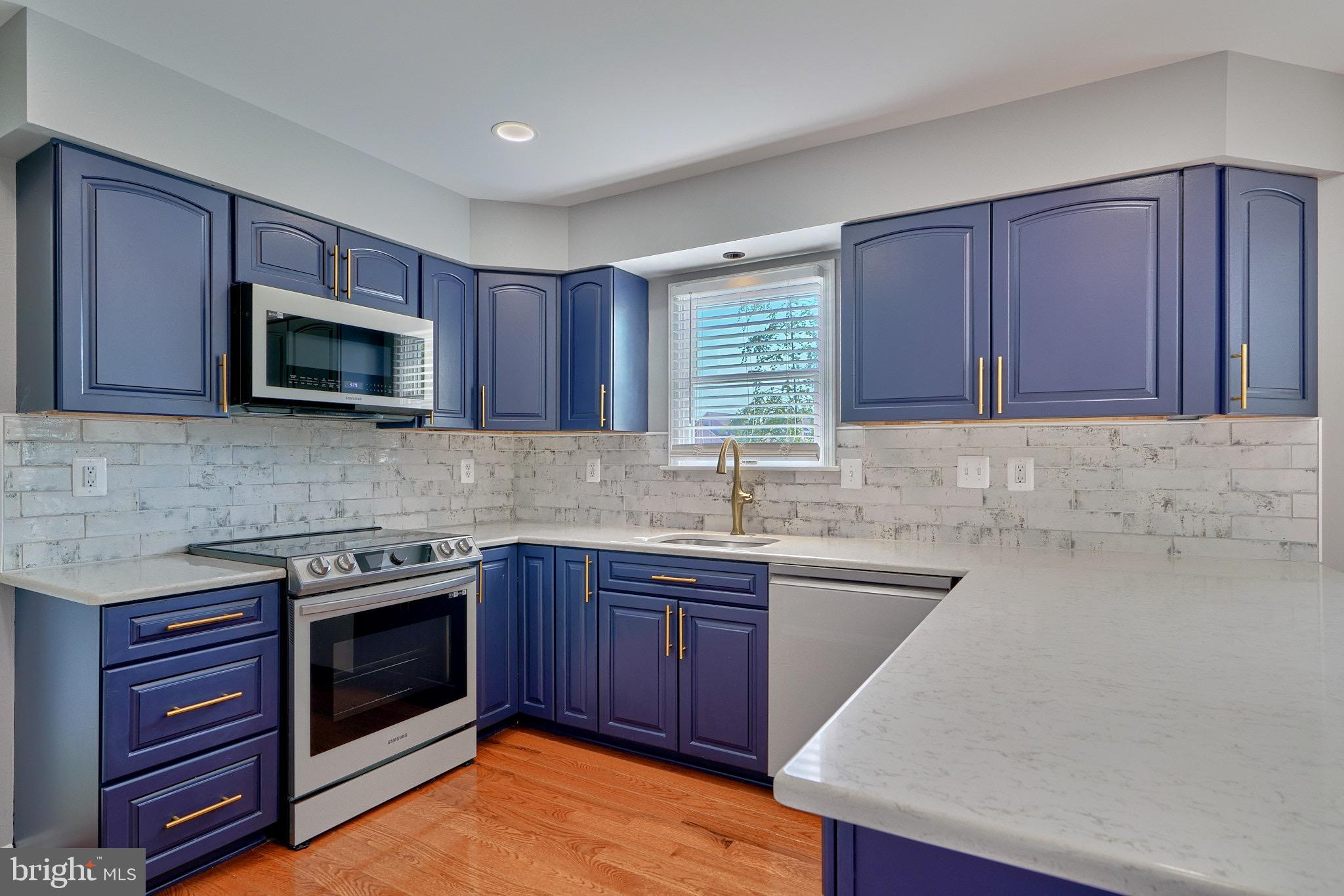 BAYVIEW ESTATES - Residential