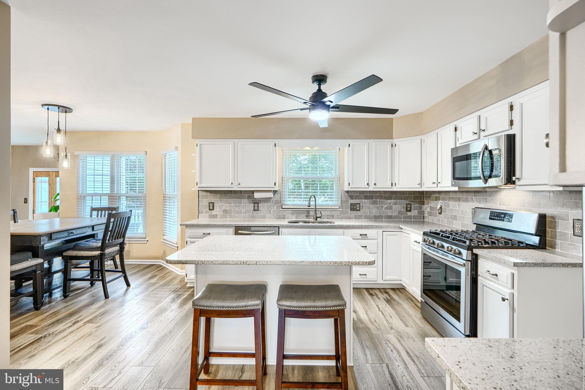 FOREST LAKES - Residential