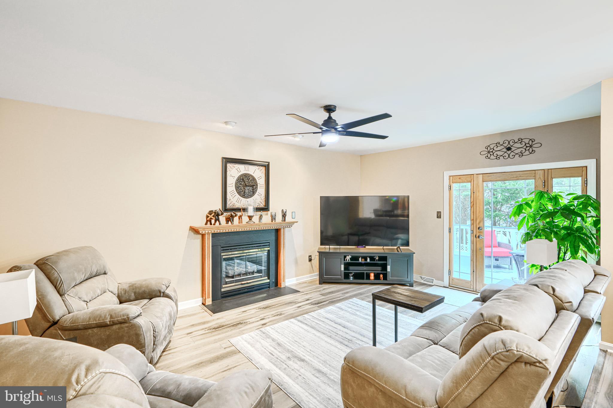 FOREST LAKES - Residential