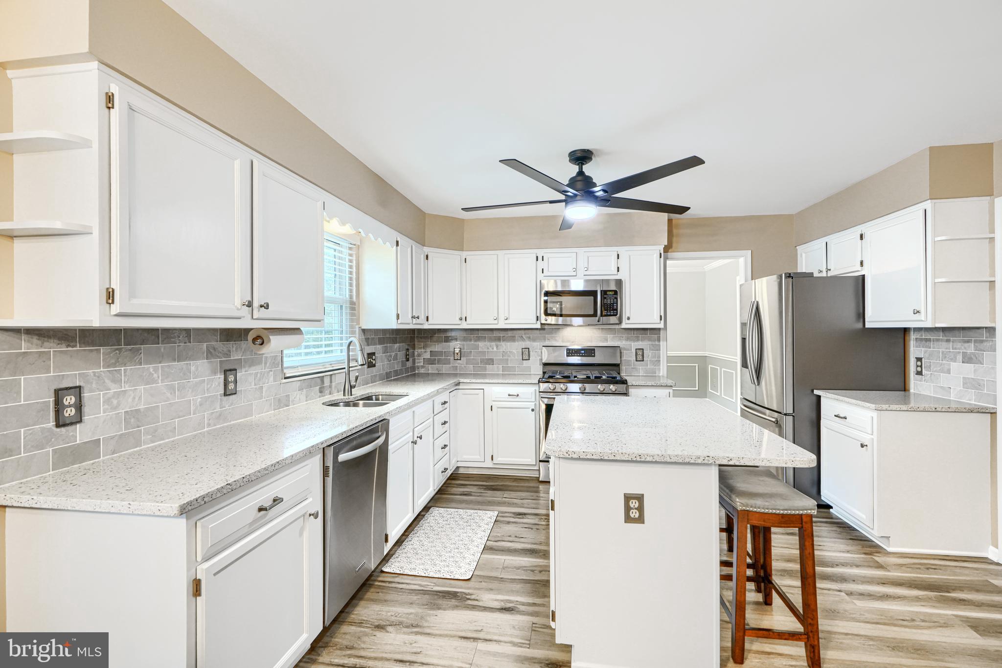 FOREST LAKES - Residential