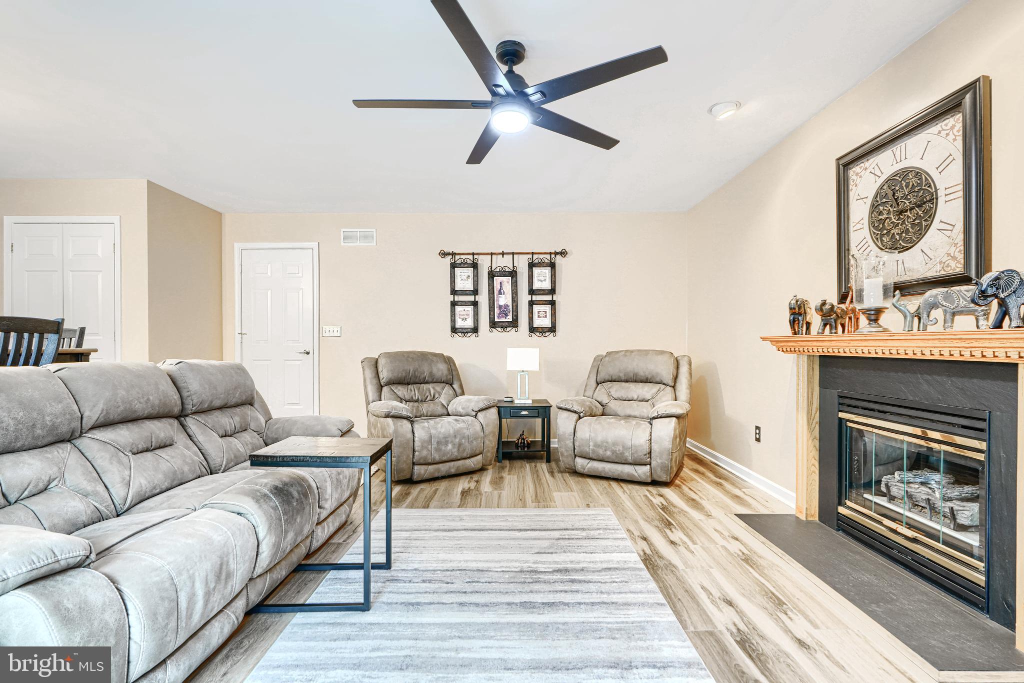 FOREST LAKES - Residential