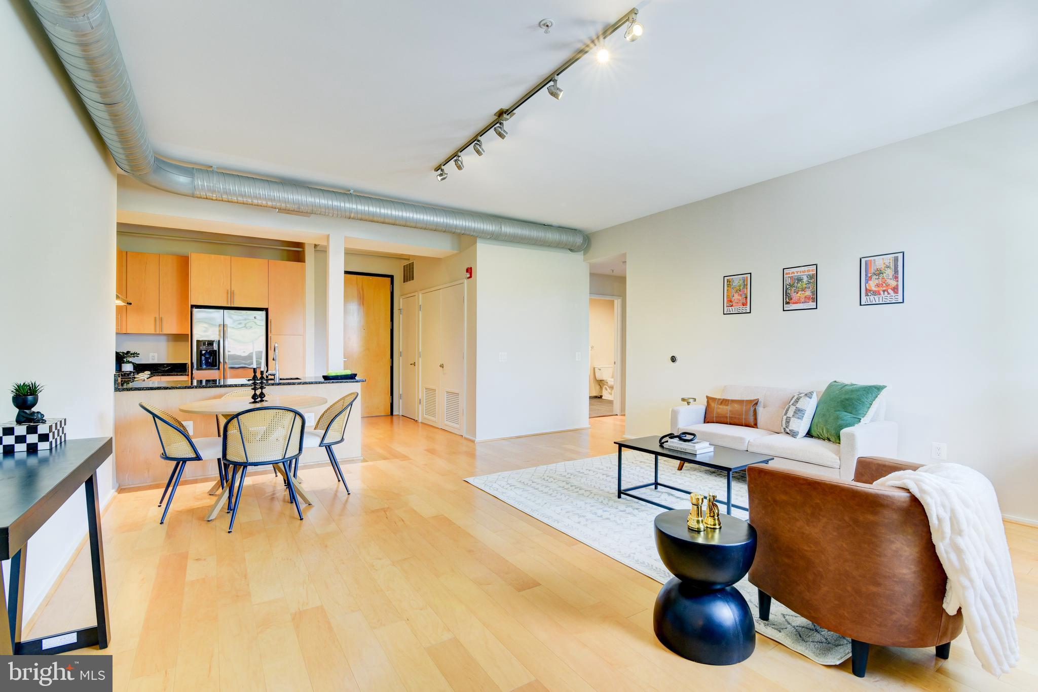 38 PLACE - Residential