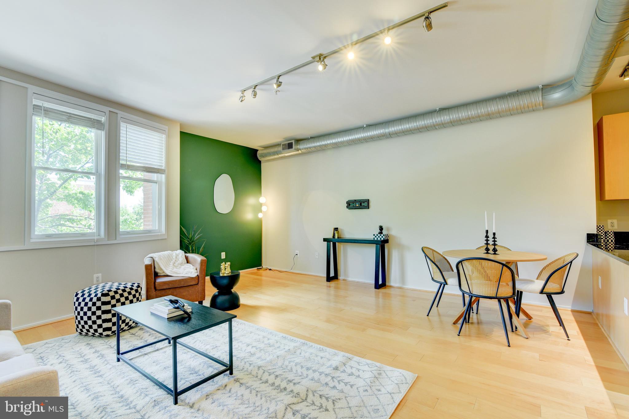 38 PLACE - Residential