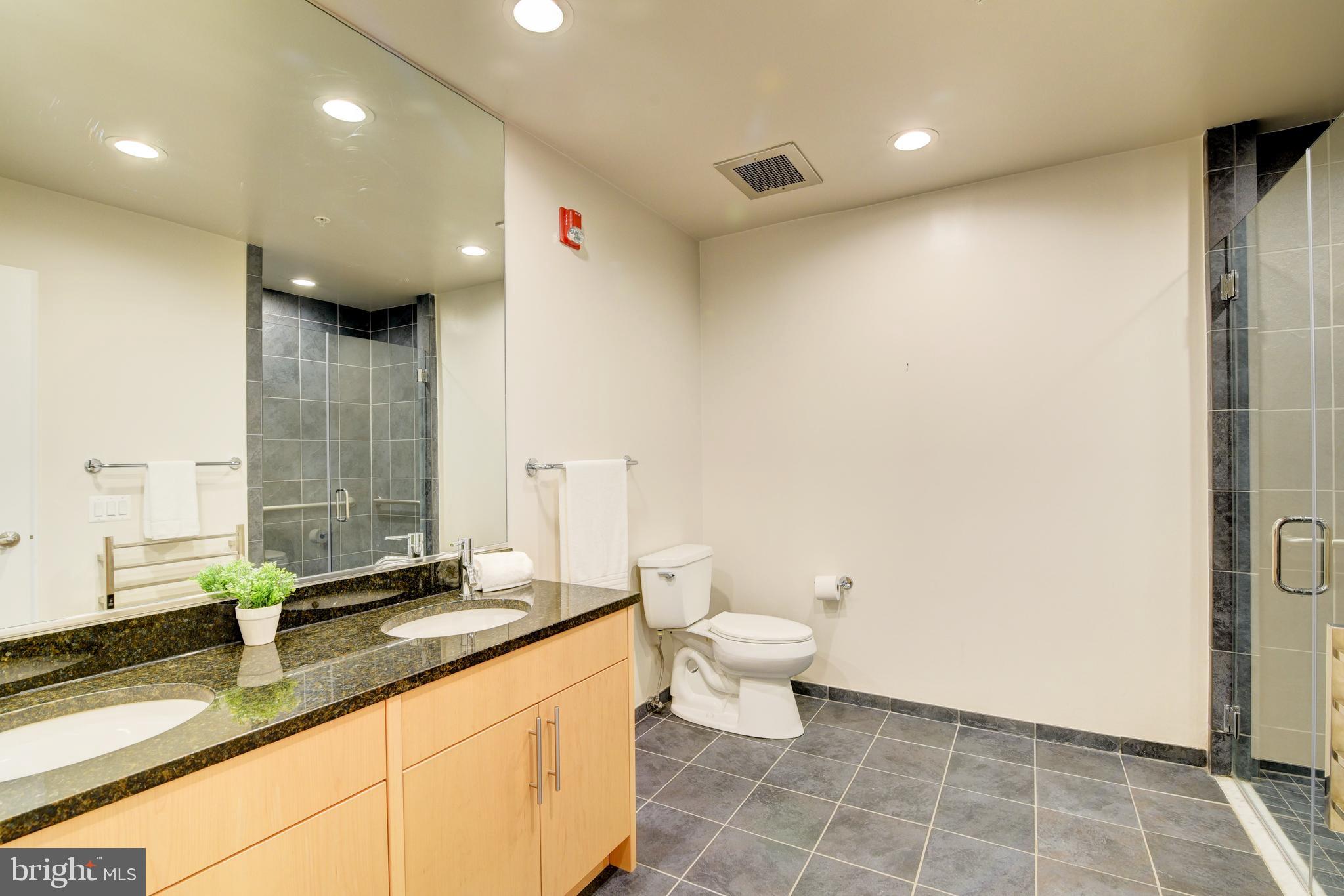 38 PLACE - Residential