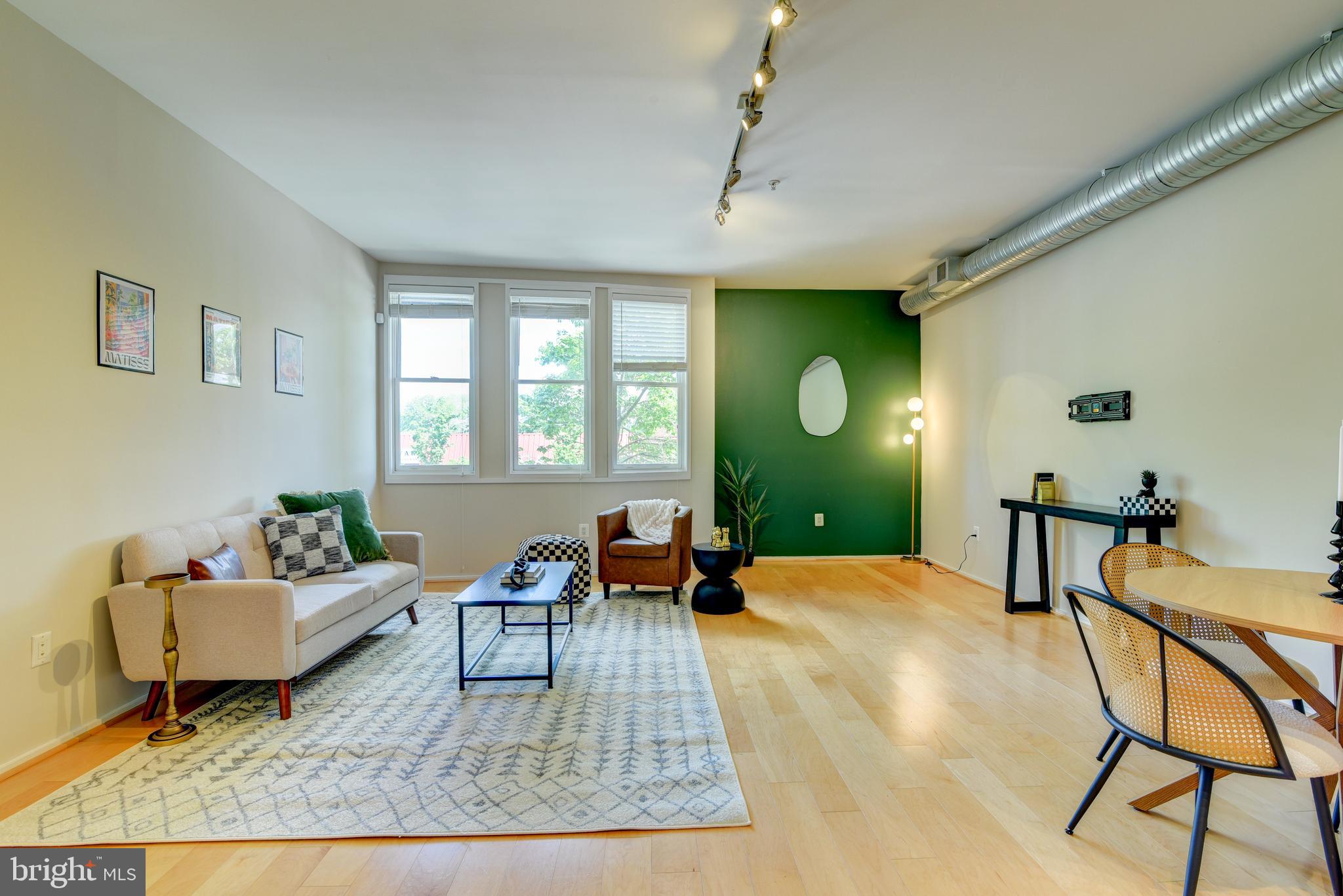 38 PLACE - Residential