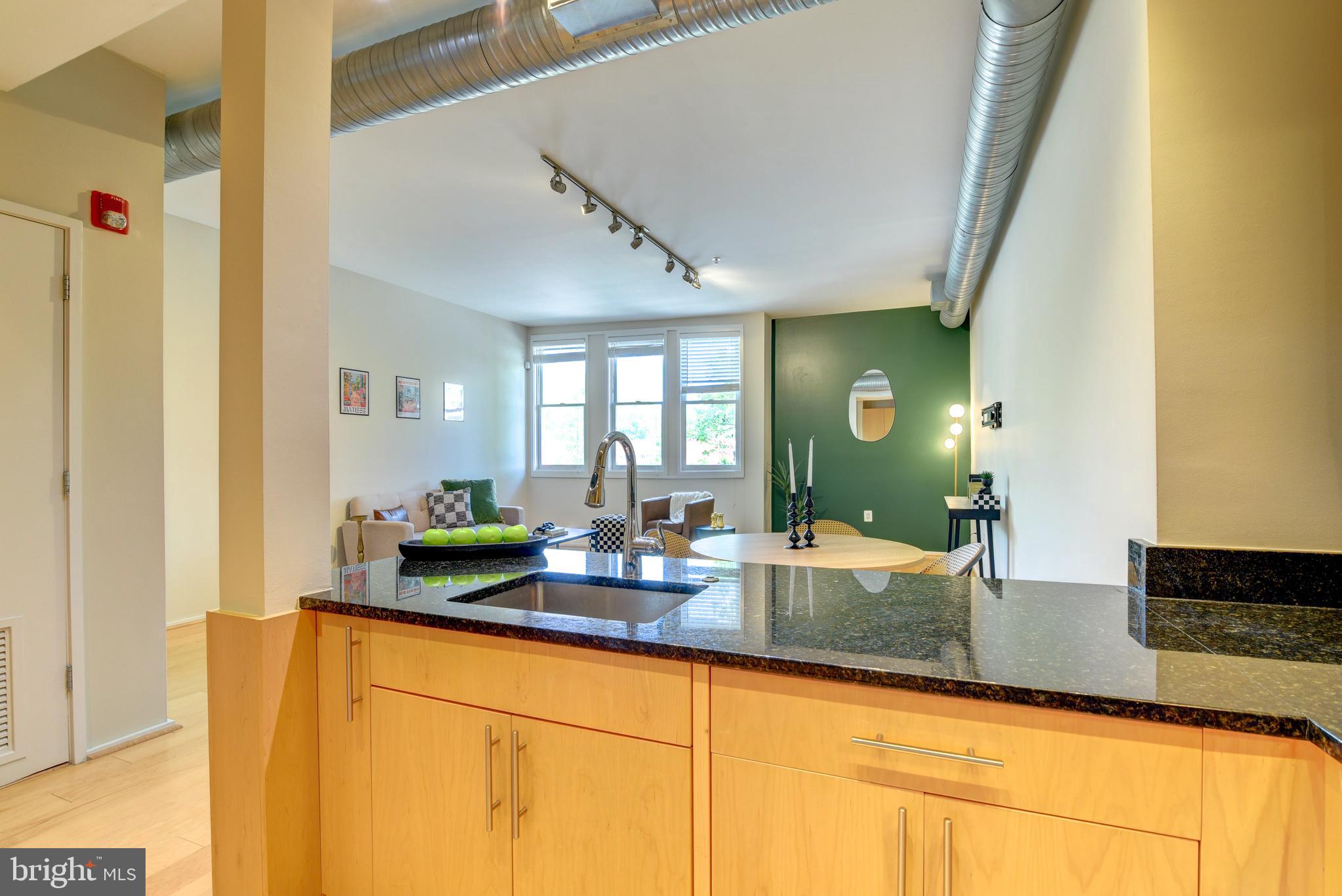 38 PLACE - Residential