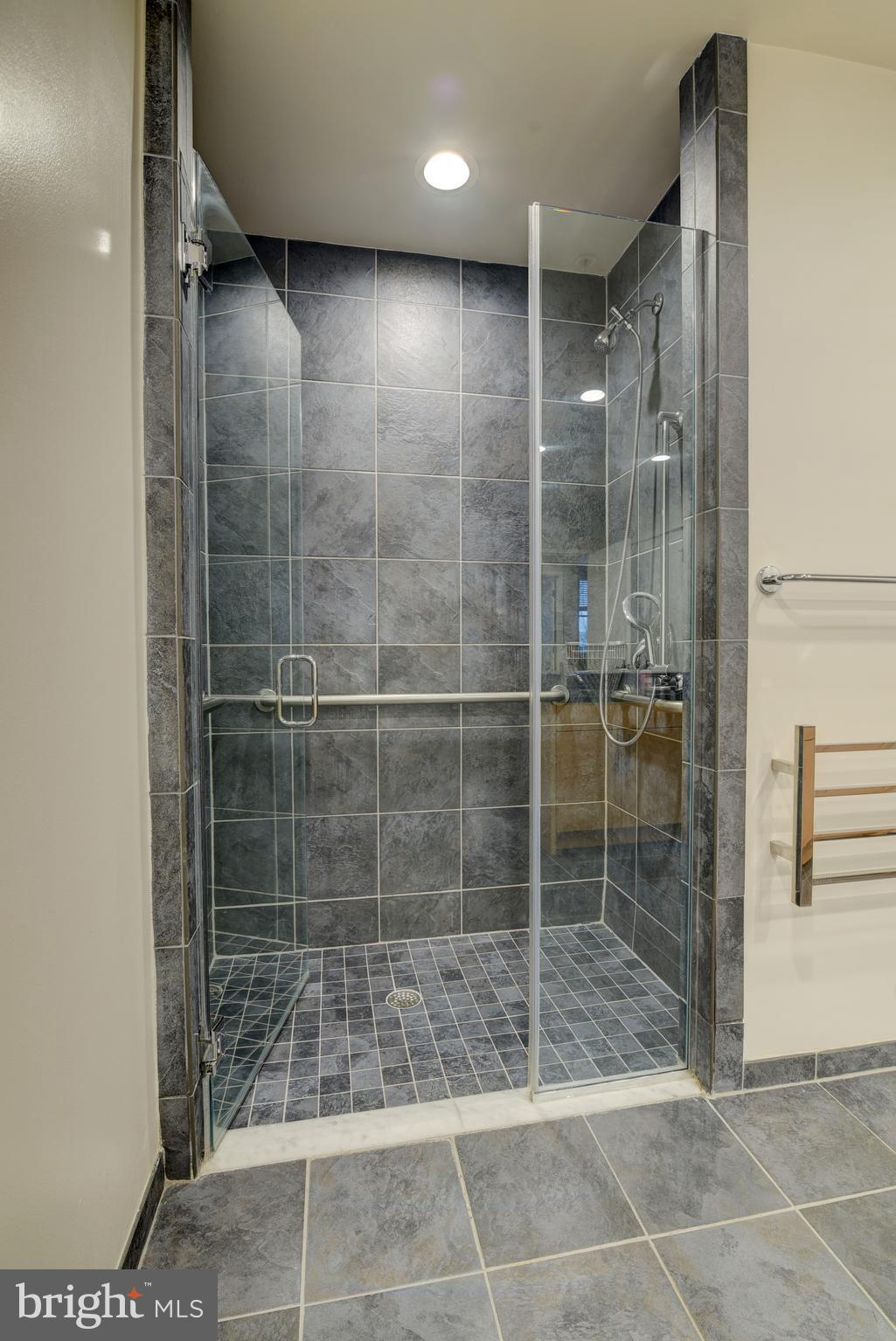 38 PLACE - Residential