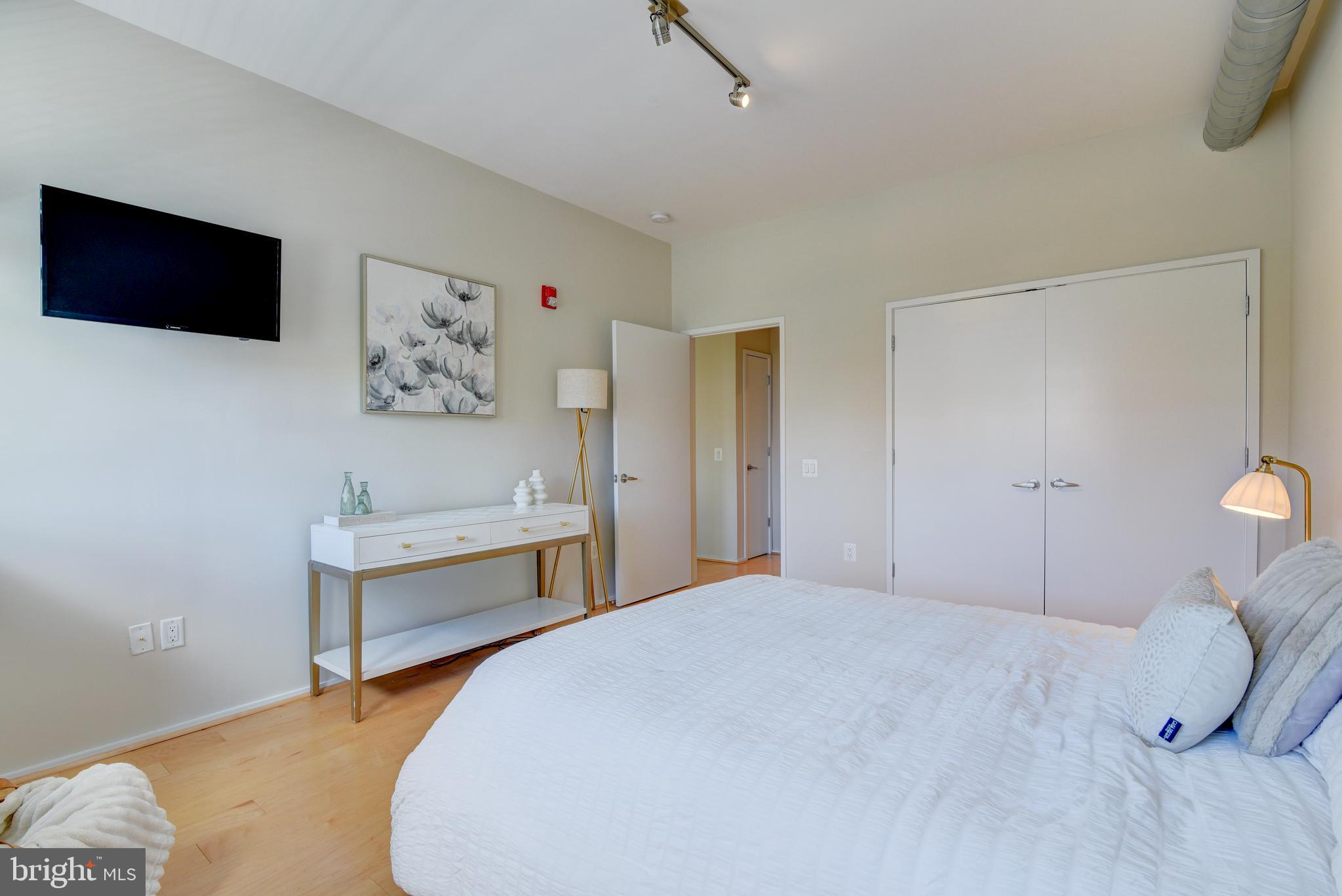 38 PLACE - Residential