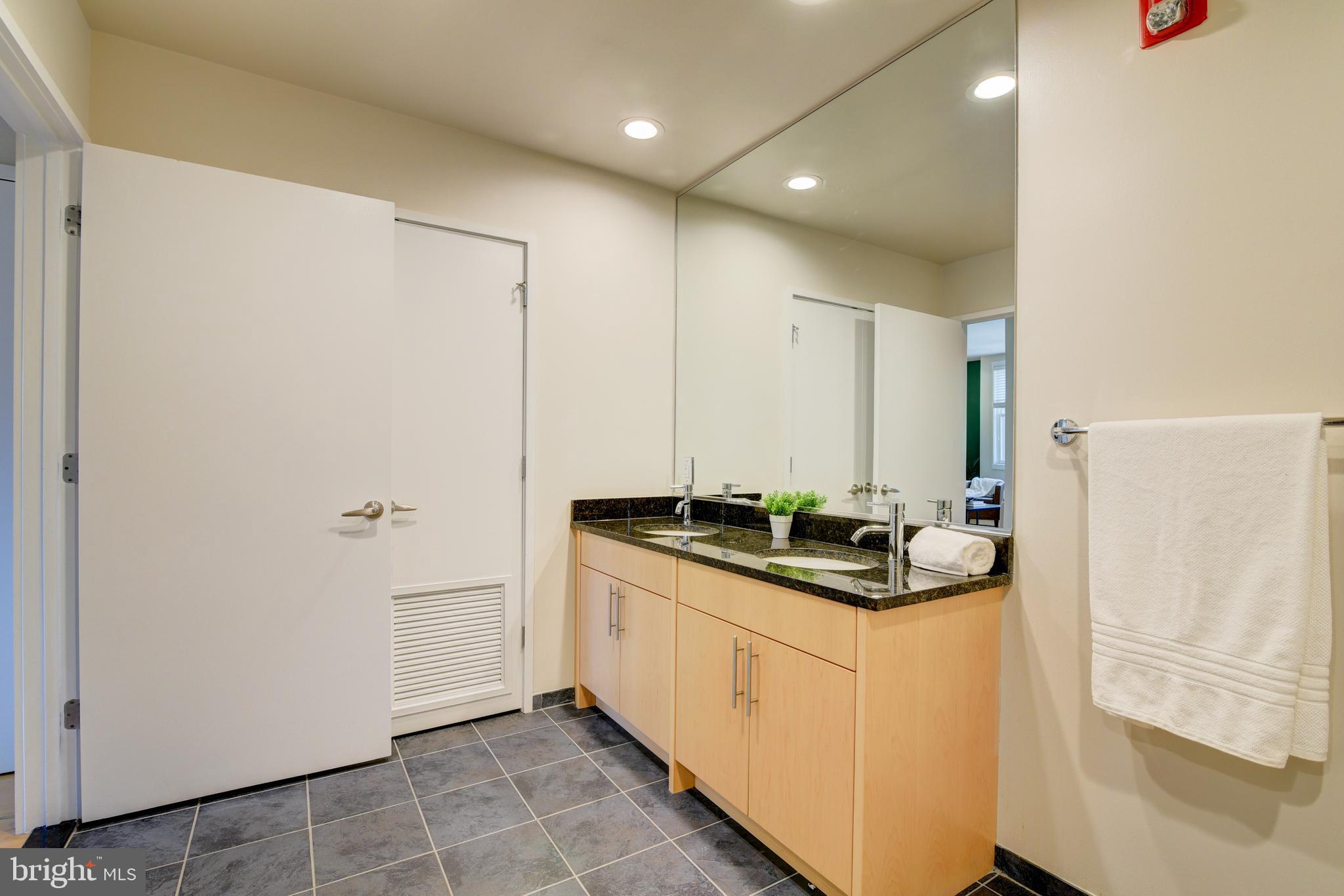 38 PLACE - Residential