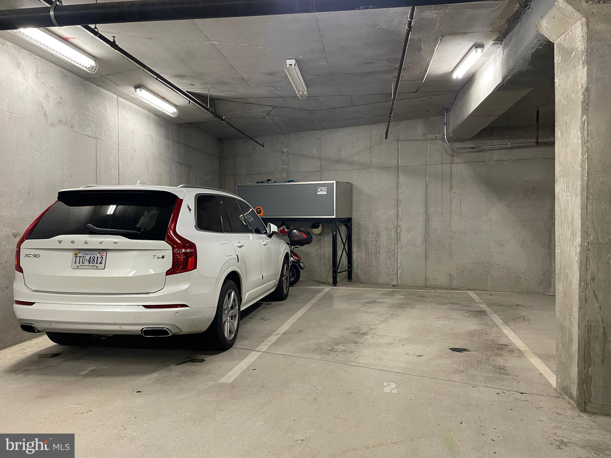 38 PLACE - Residential