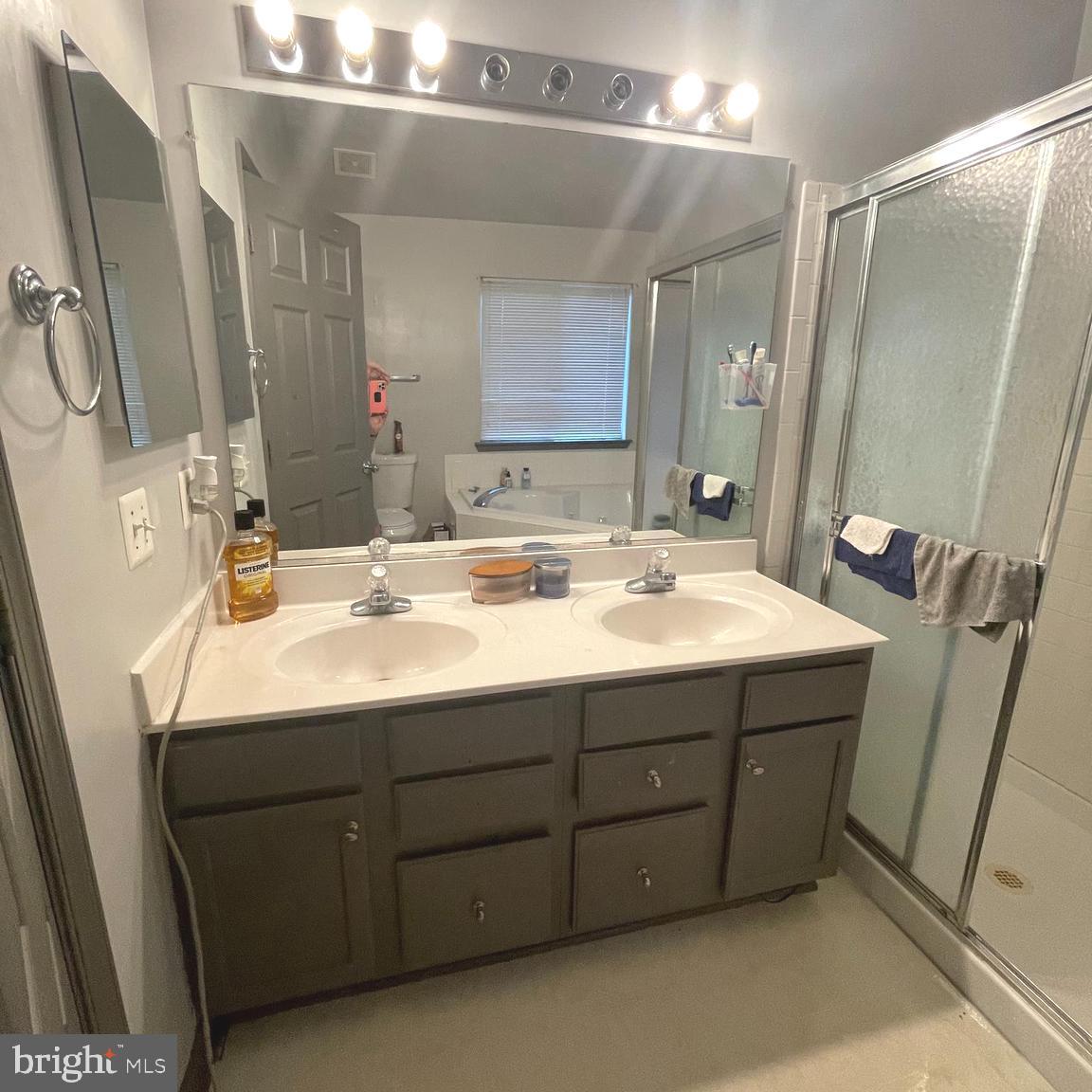 ASPEN WOODS - Residential