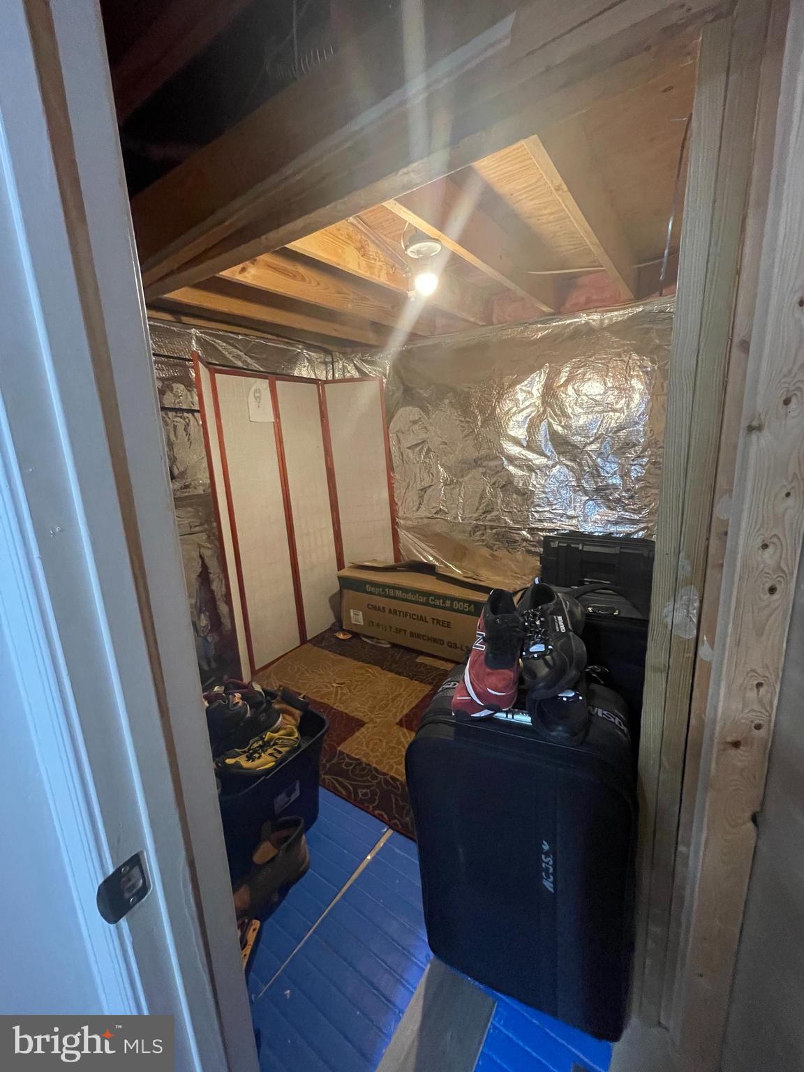 ASPEN WOODS - Residential