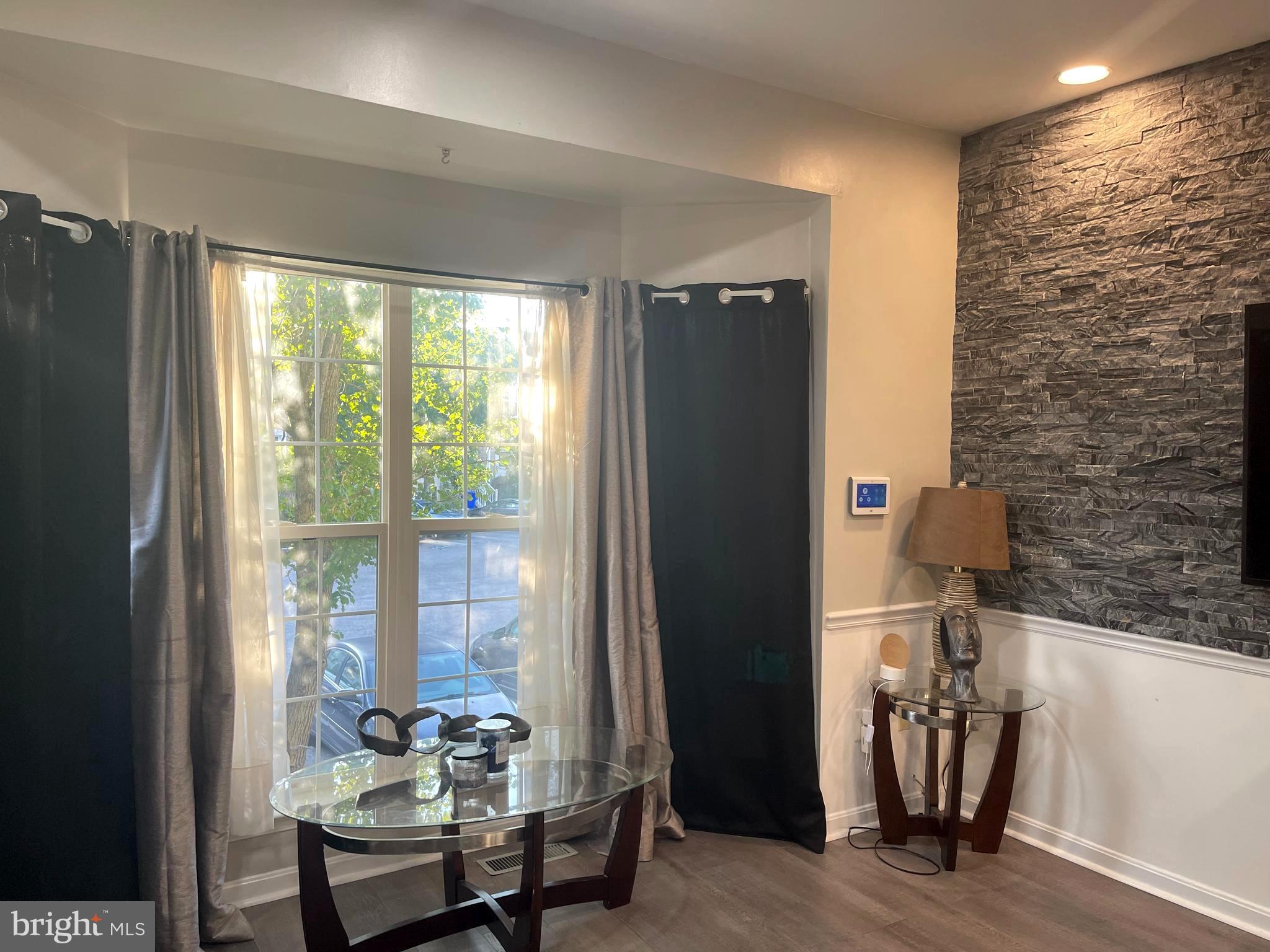 ASPEN WOODS - Residential