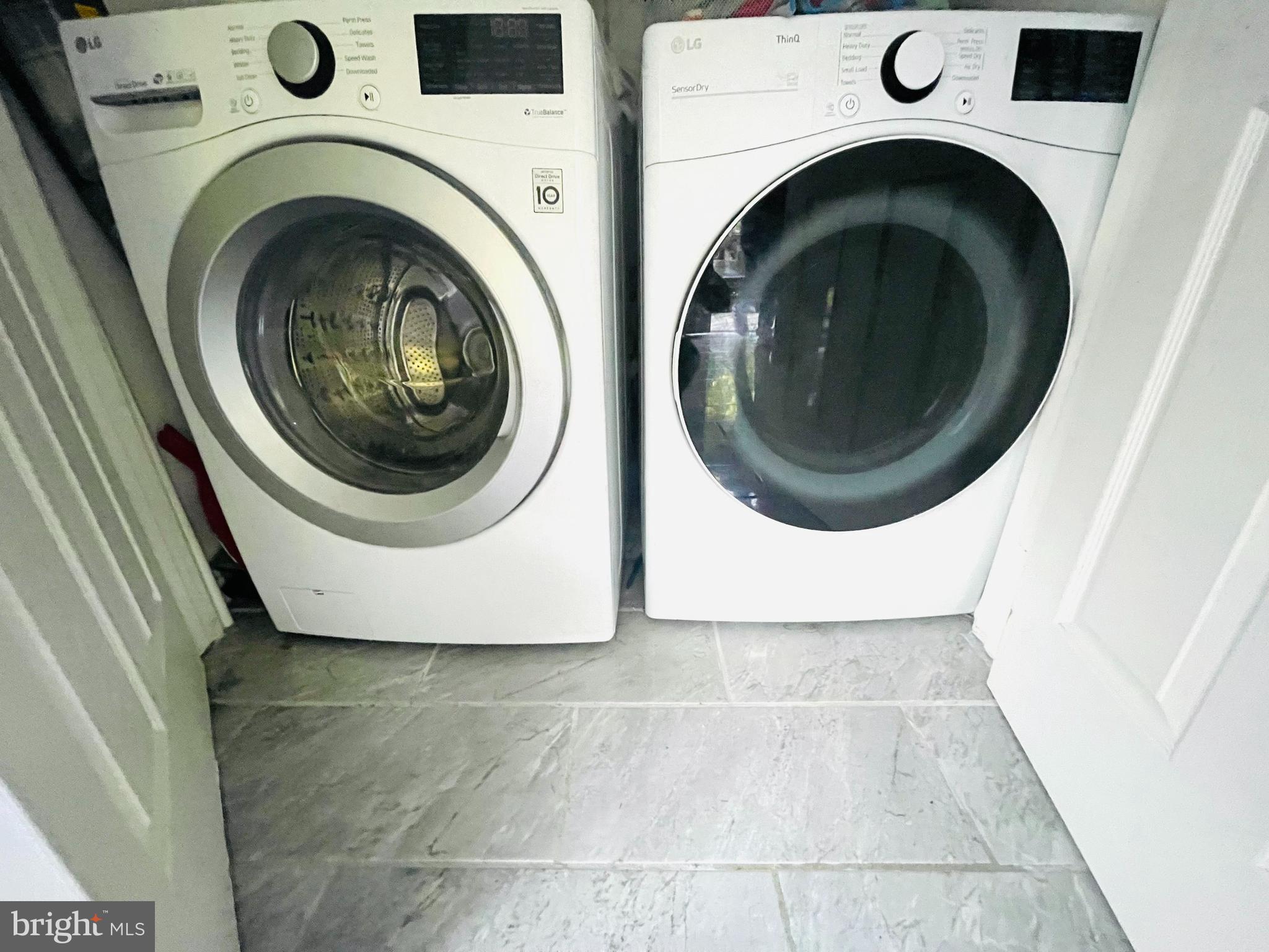 ASPEN WOODS - Residential