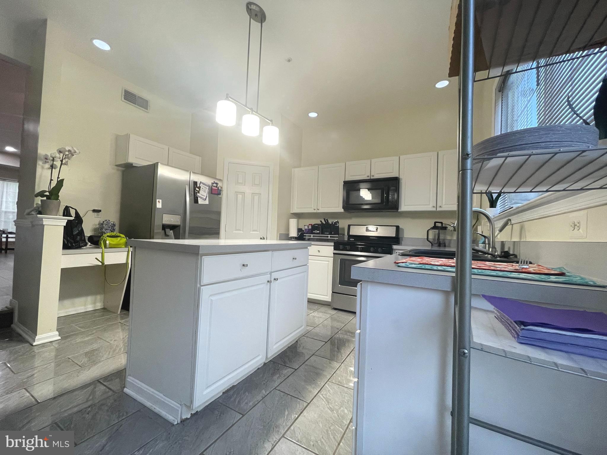 ASPEN WOODS - Residential