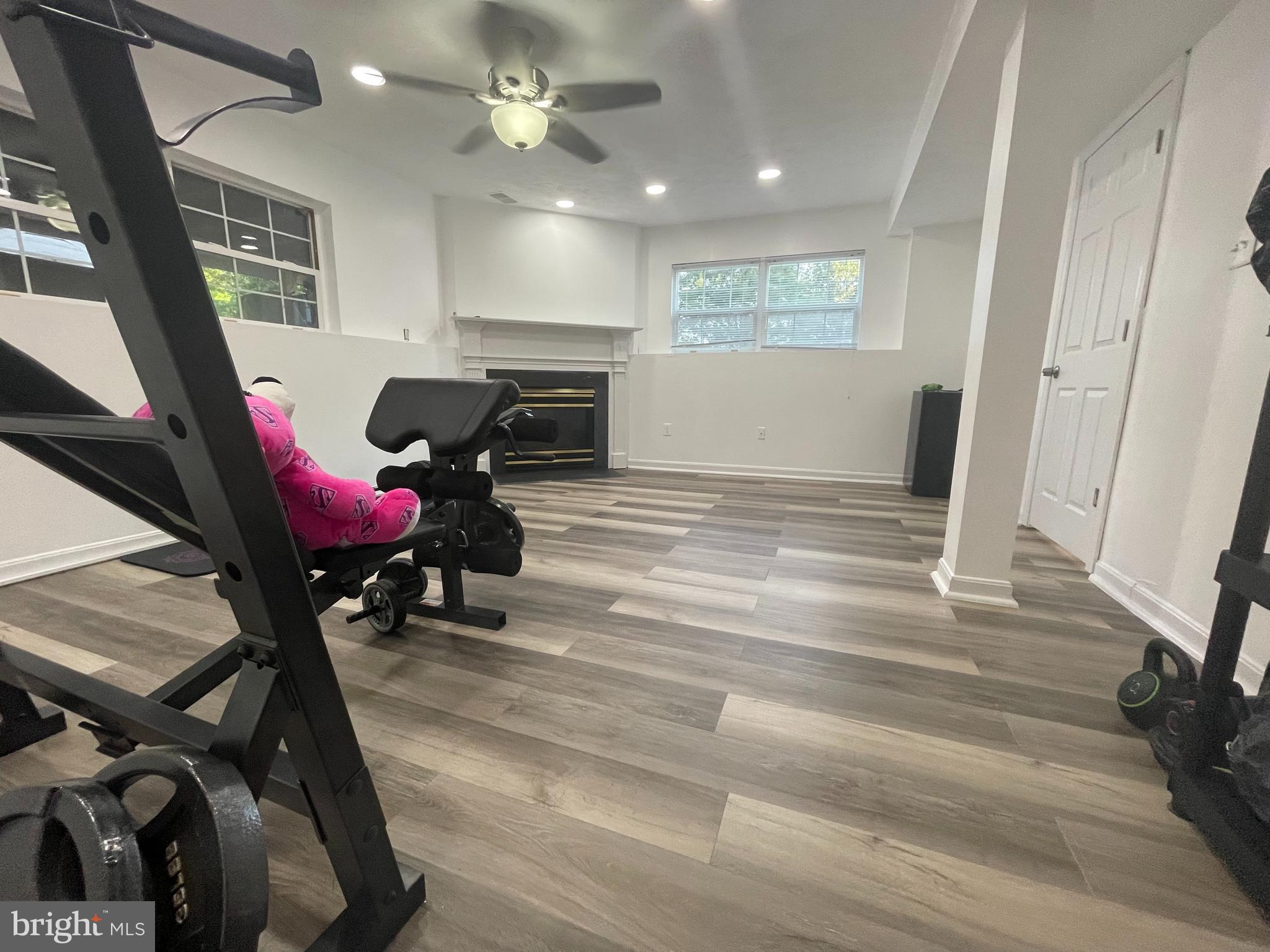 ASPEN WOODS - Residential