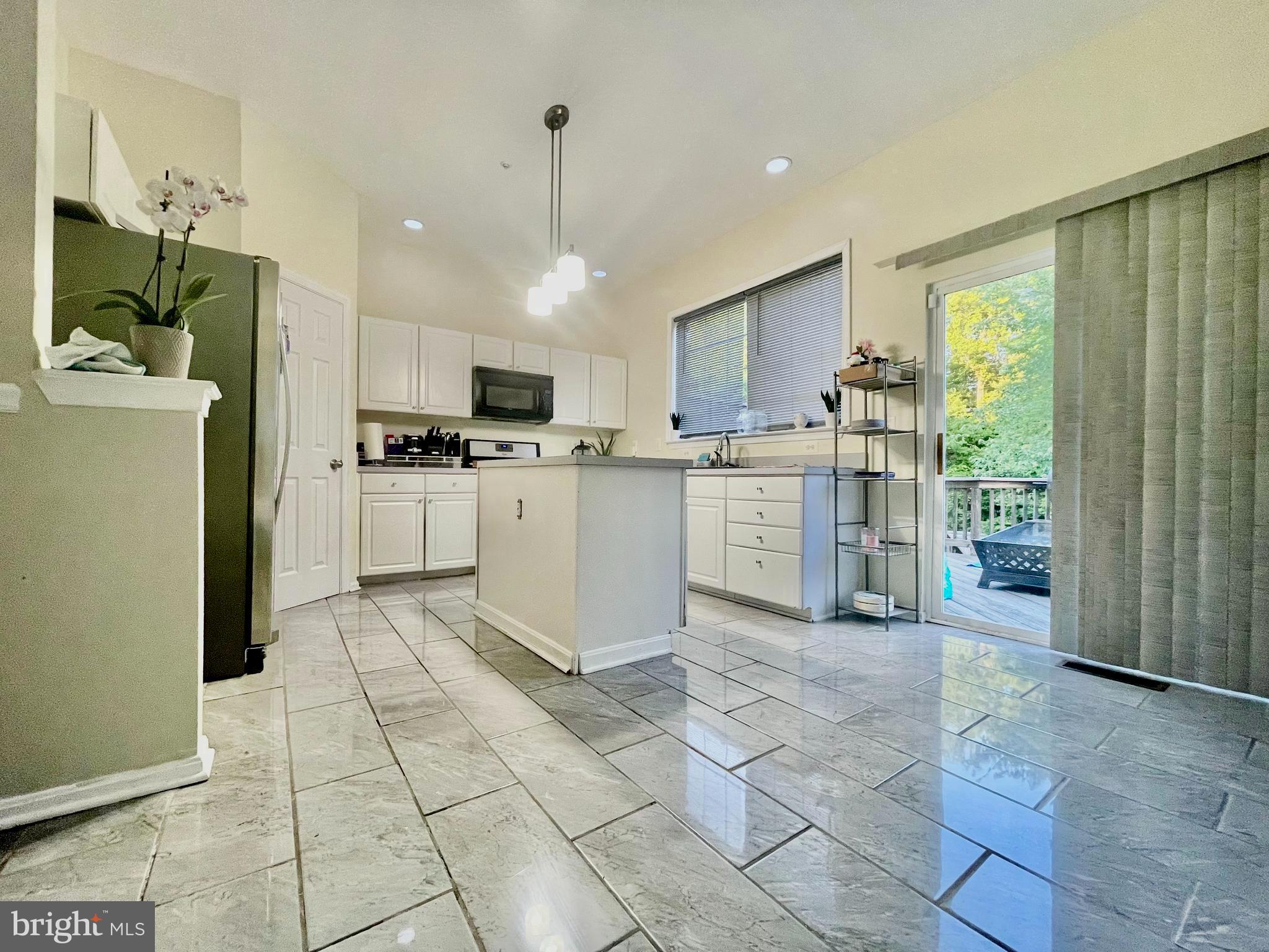 ASPEN WOODS - Residential