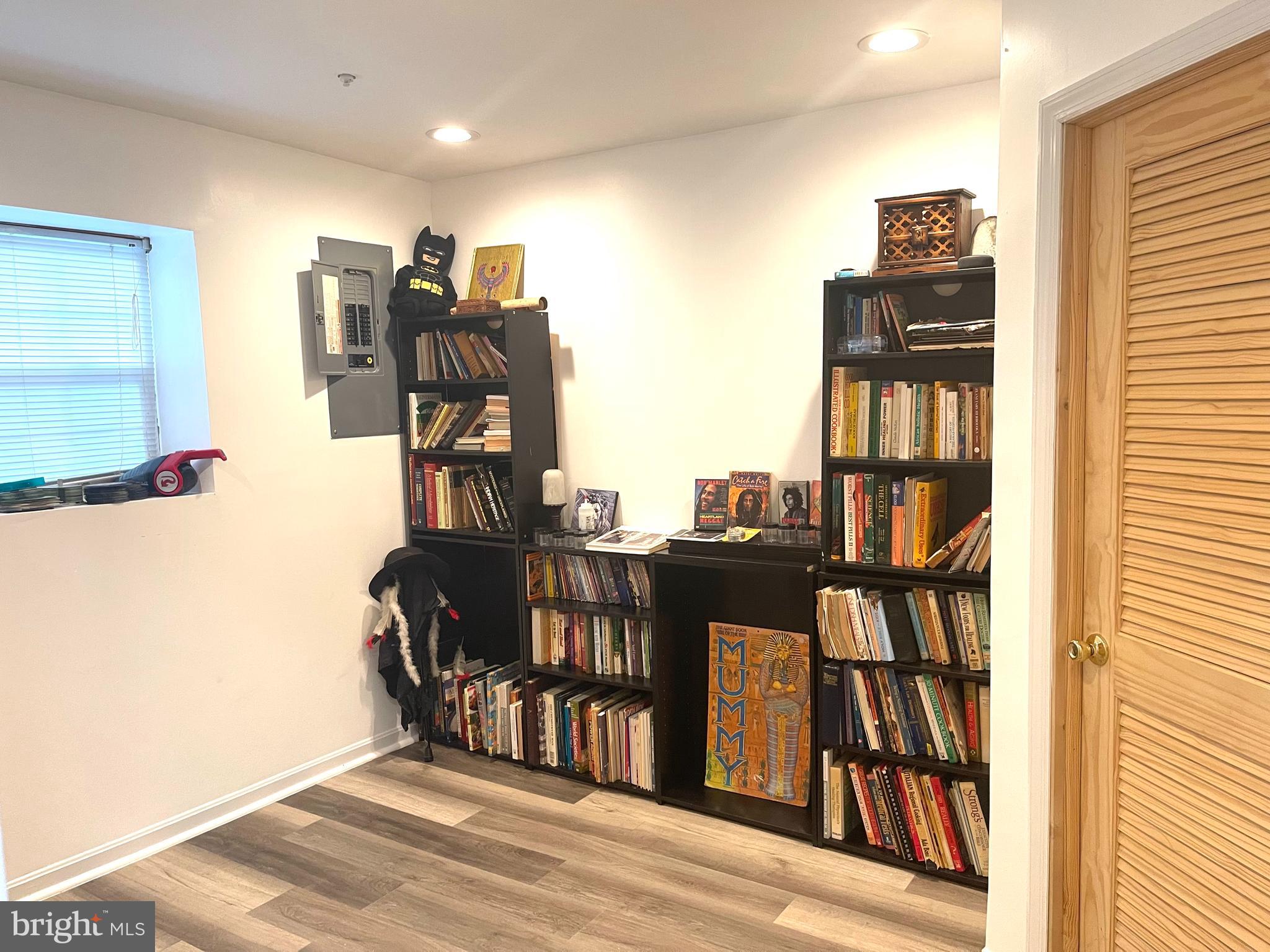 ASPEN WOODS - Residential