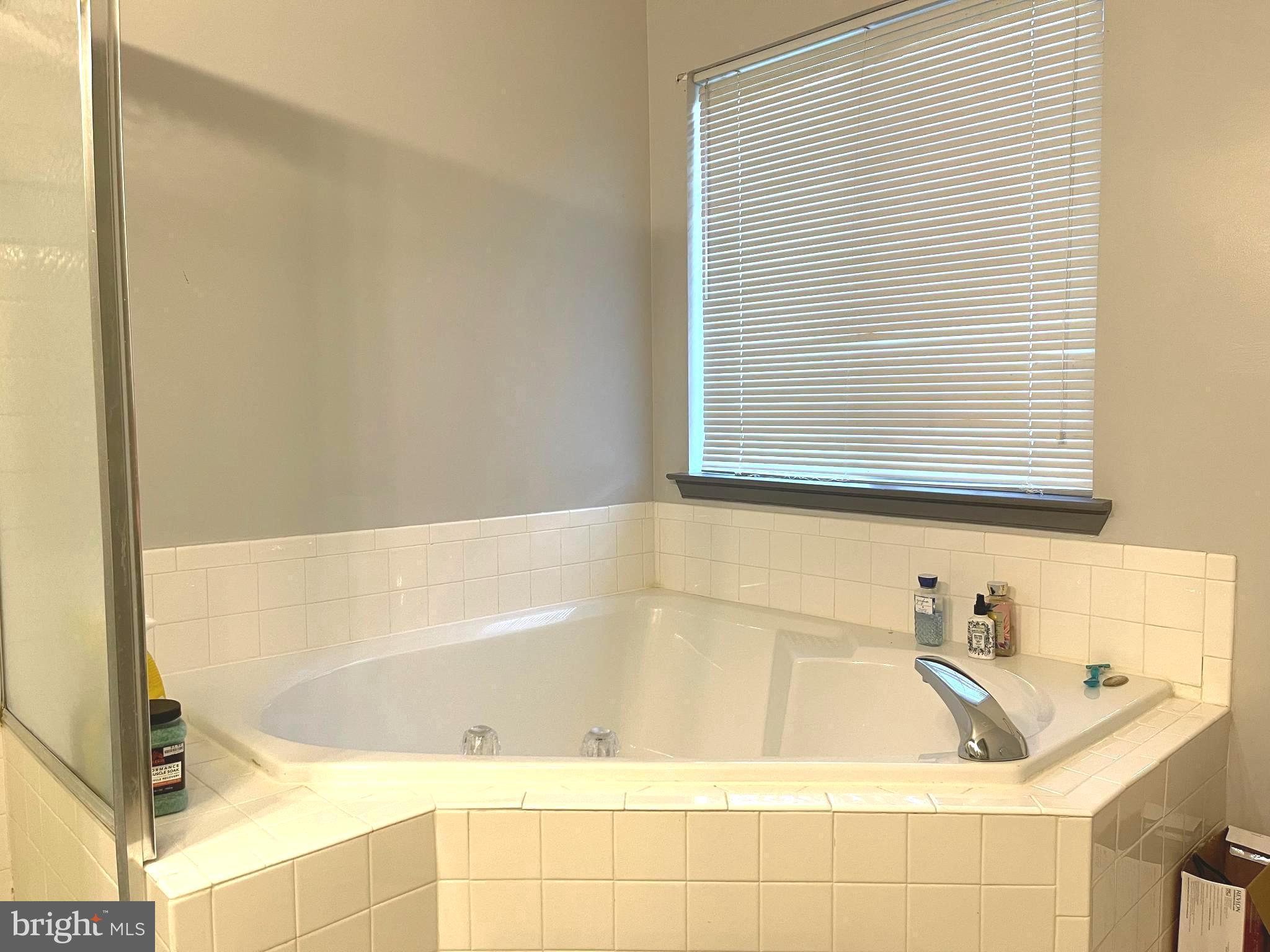 ASPEN WOODS - Residential