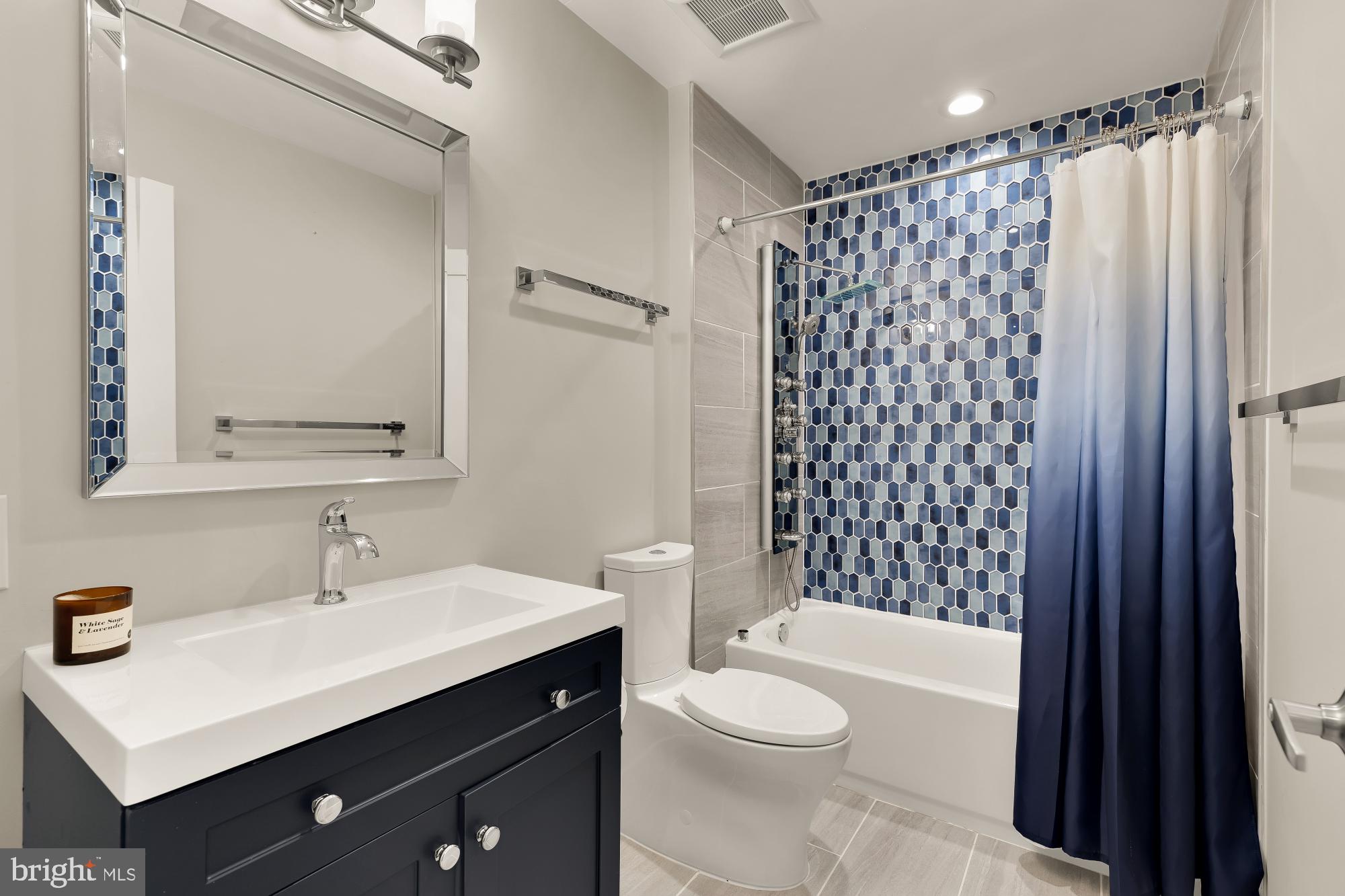 RIVERCREST - Residential