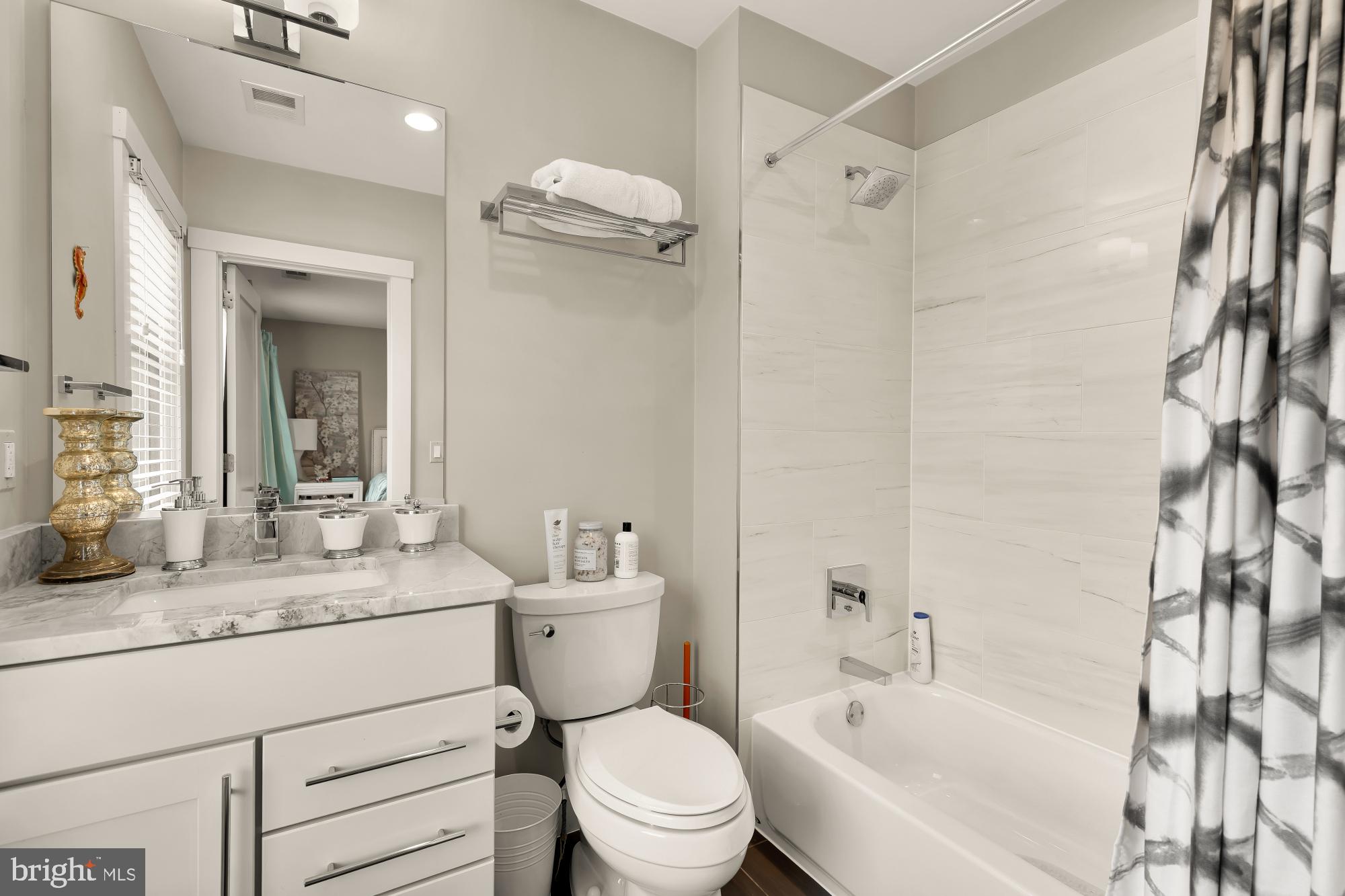 RIVERCREST - Residential