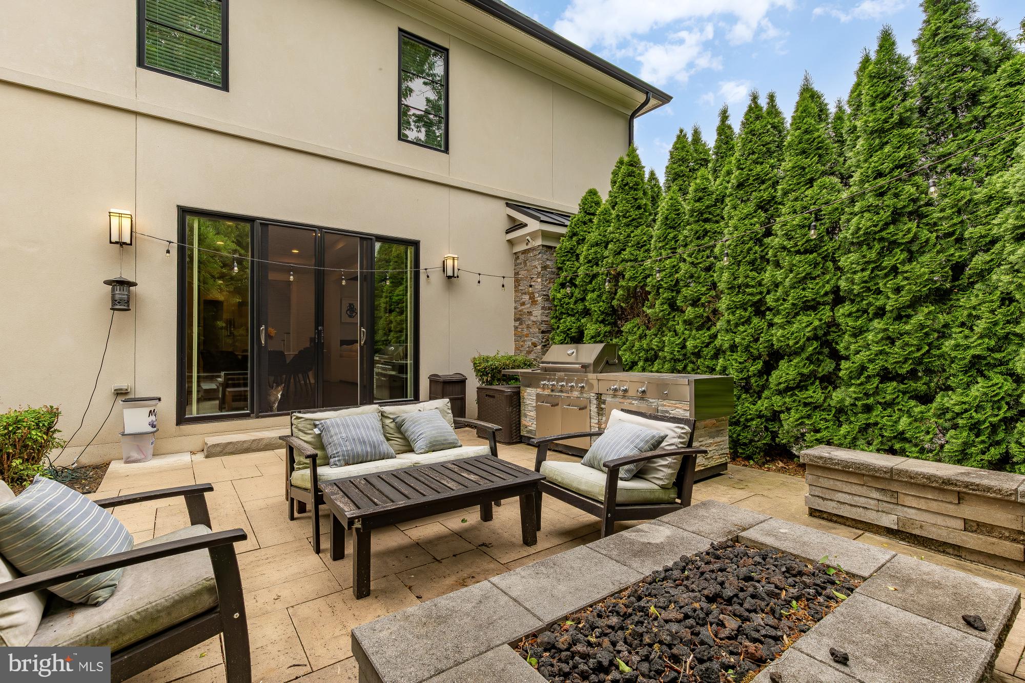 RIVERCREST - Residential