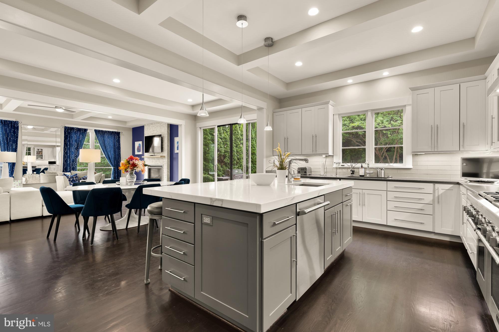 RIVERCREST - Residential