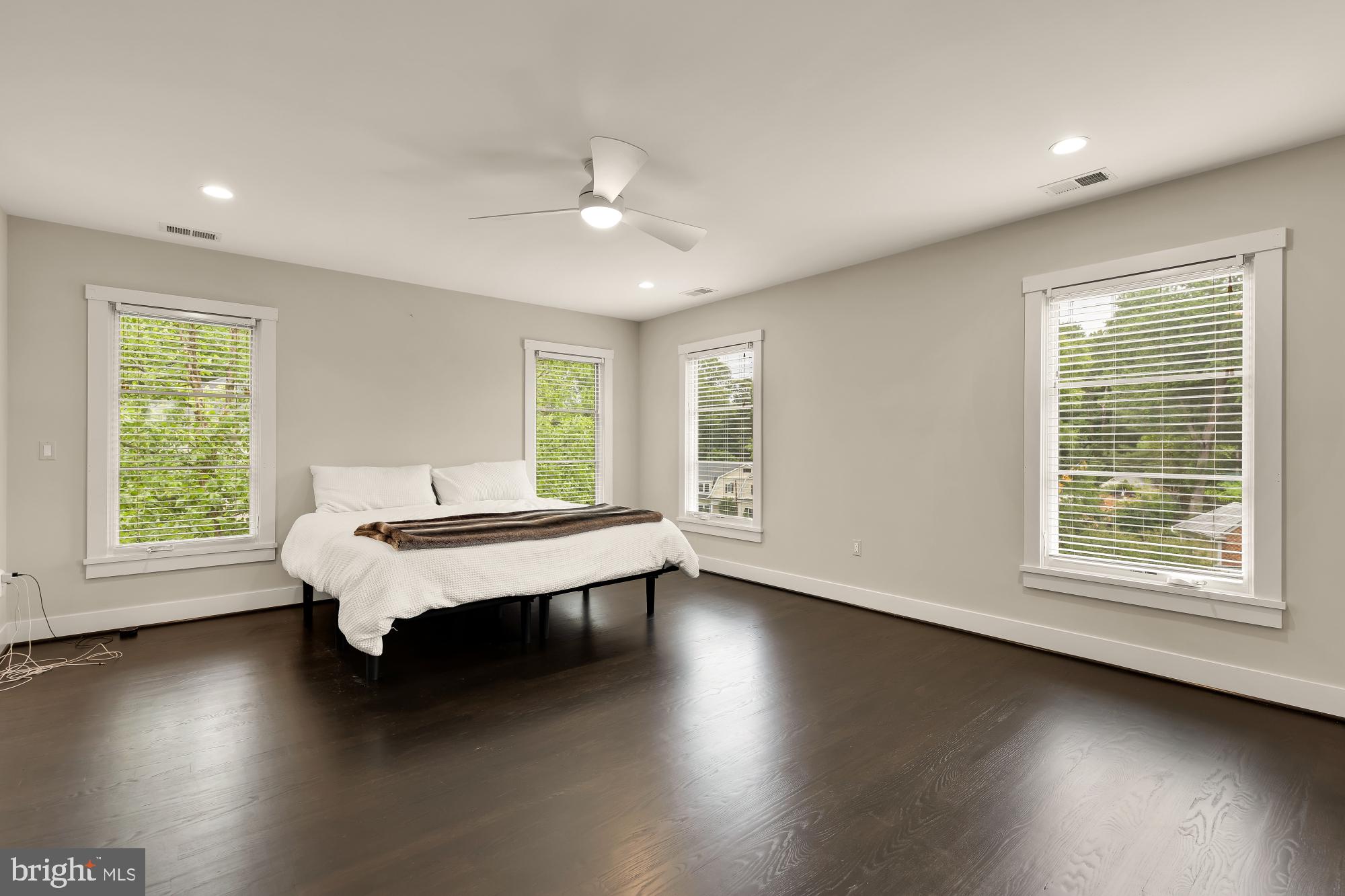 RIVERCREST - Residential