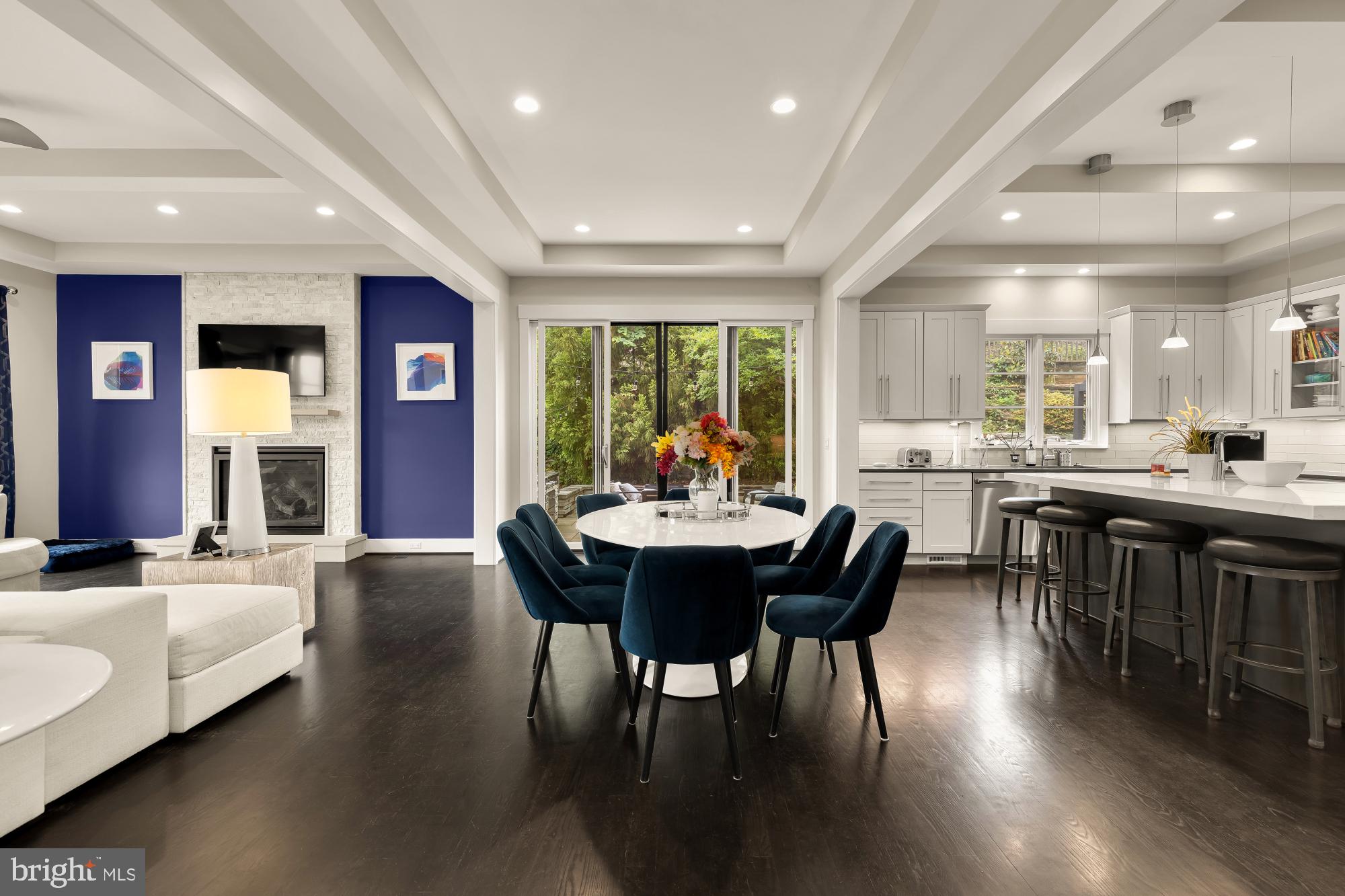 RIVERCREST - Residential