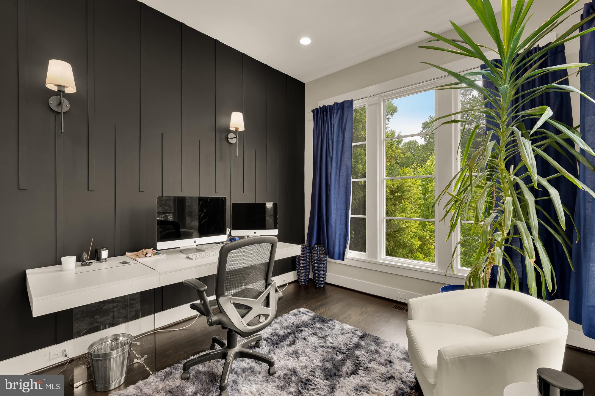 RIVERCREST - Residential