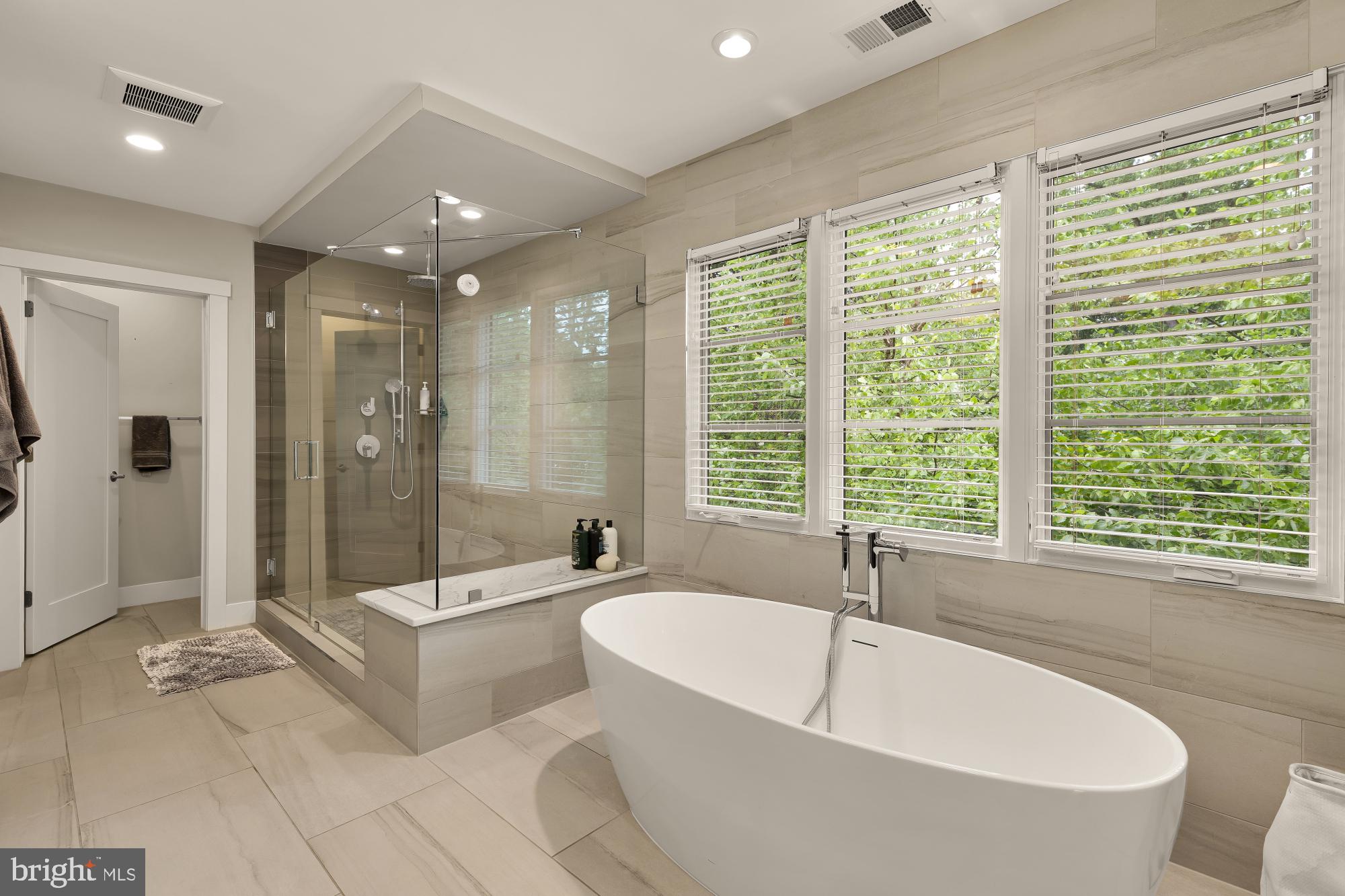 RIVERCREST - Residential