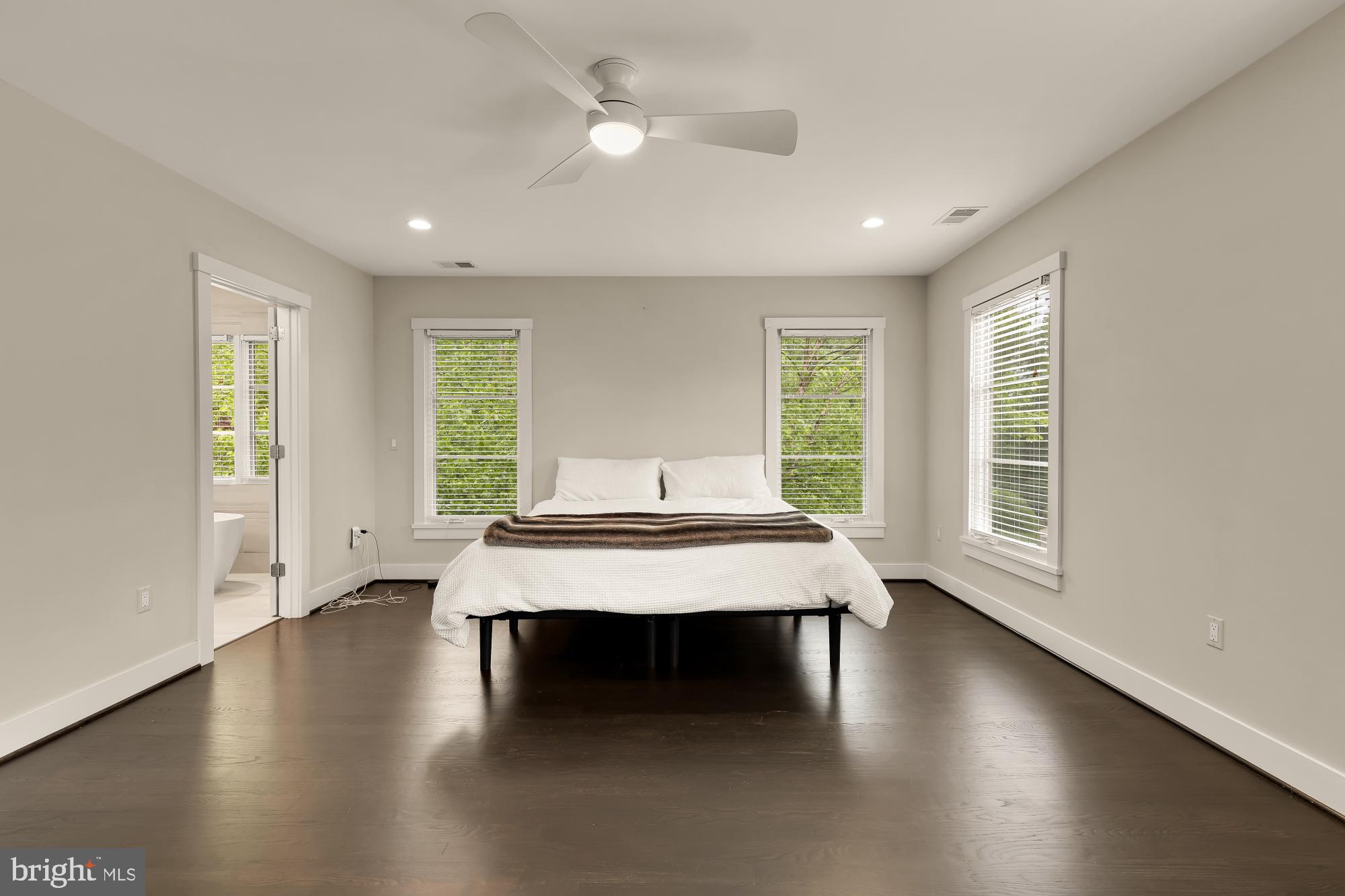RIVERCREST - Residential