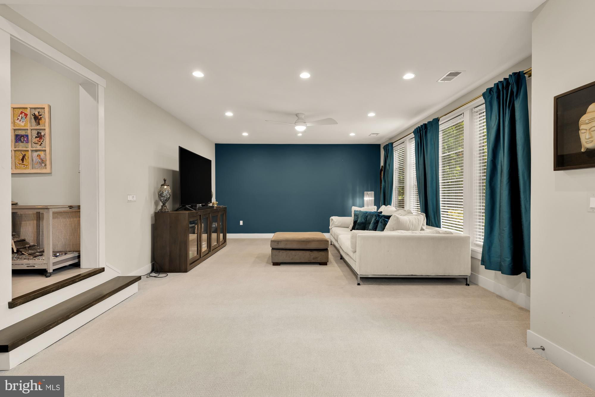RIVERCREST - Residential