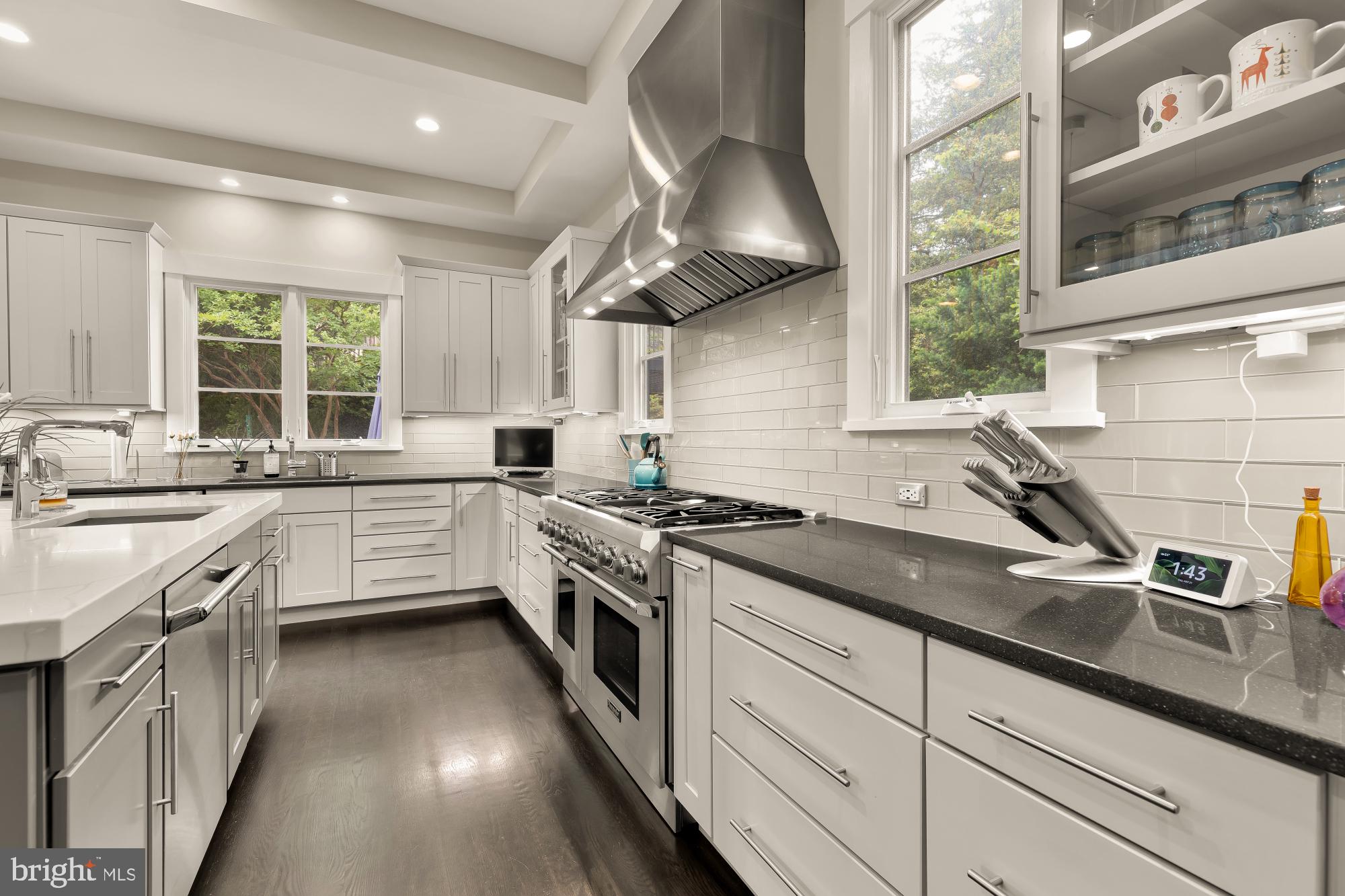 RIVERCREST - Residential