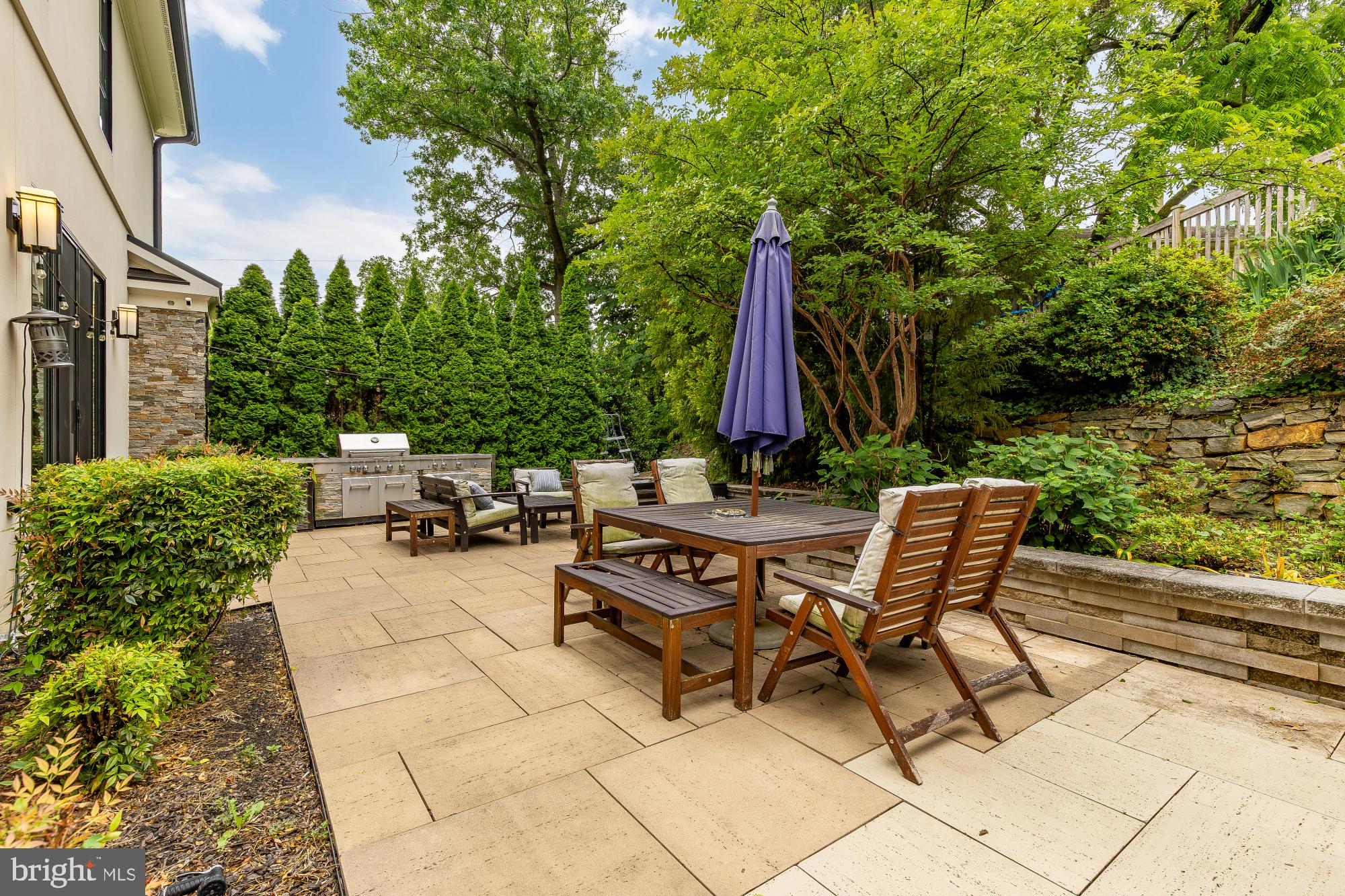 RIVERCREST - Residential