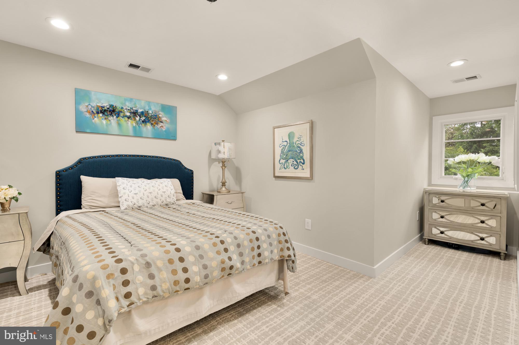 RIVERCREST - Residential