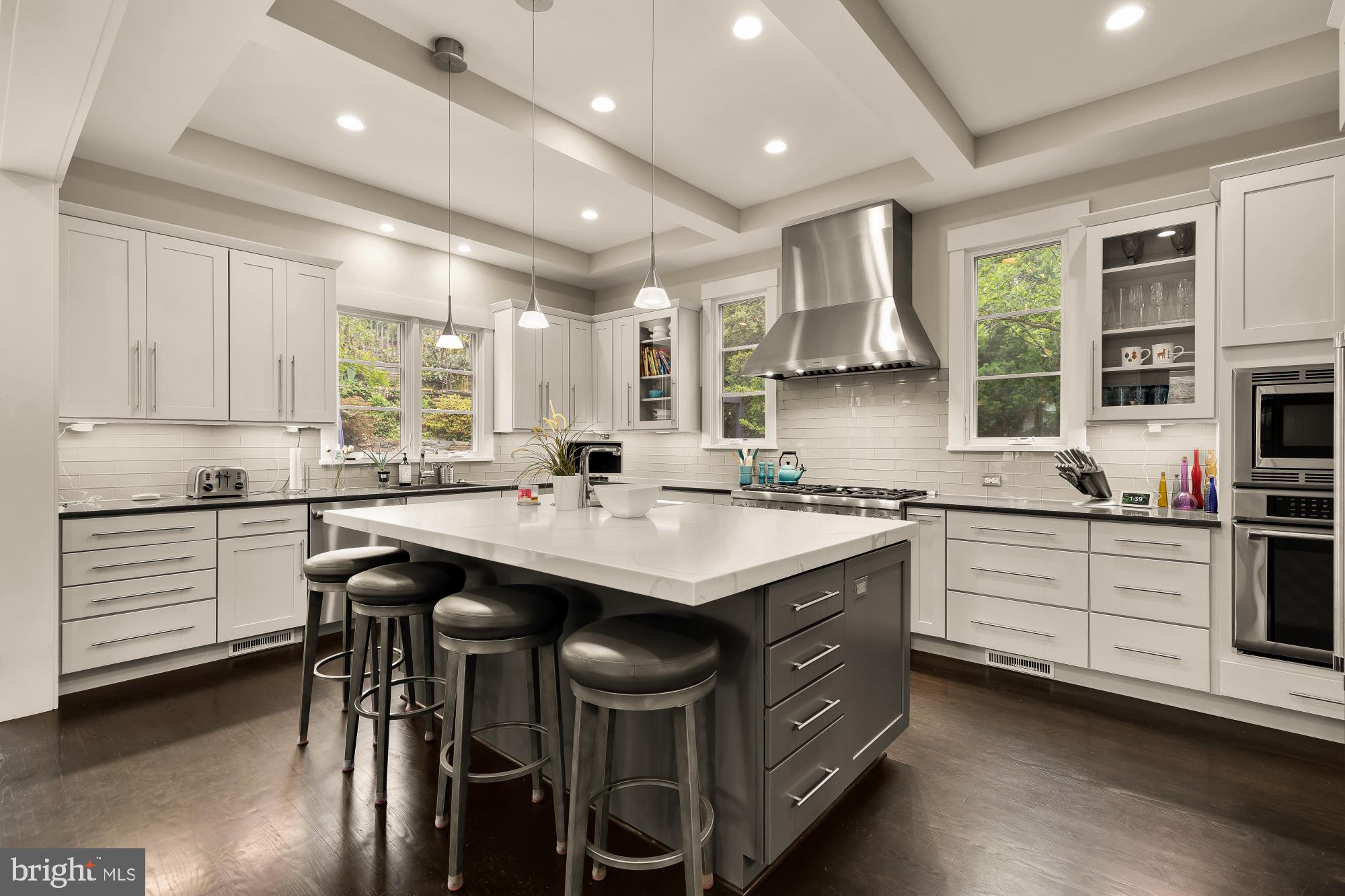 RIVERCREST - Residential