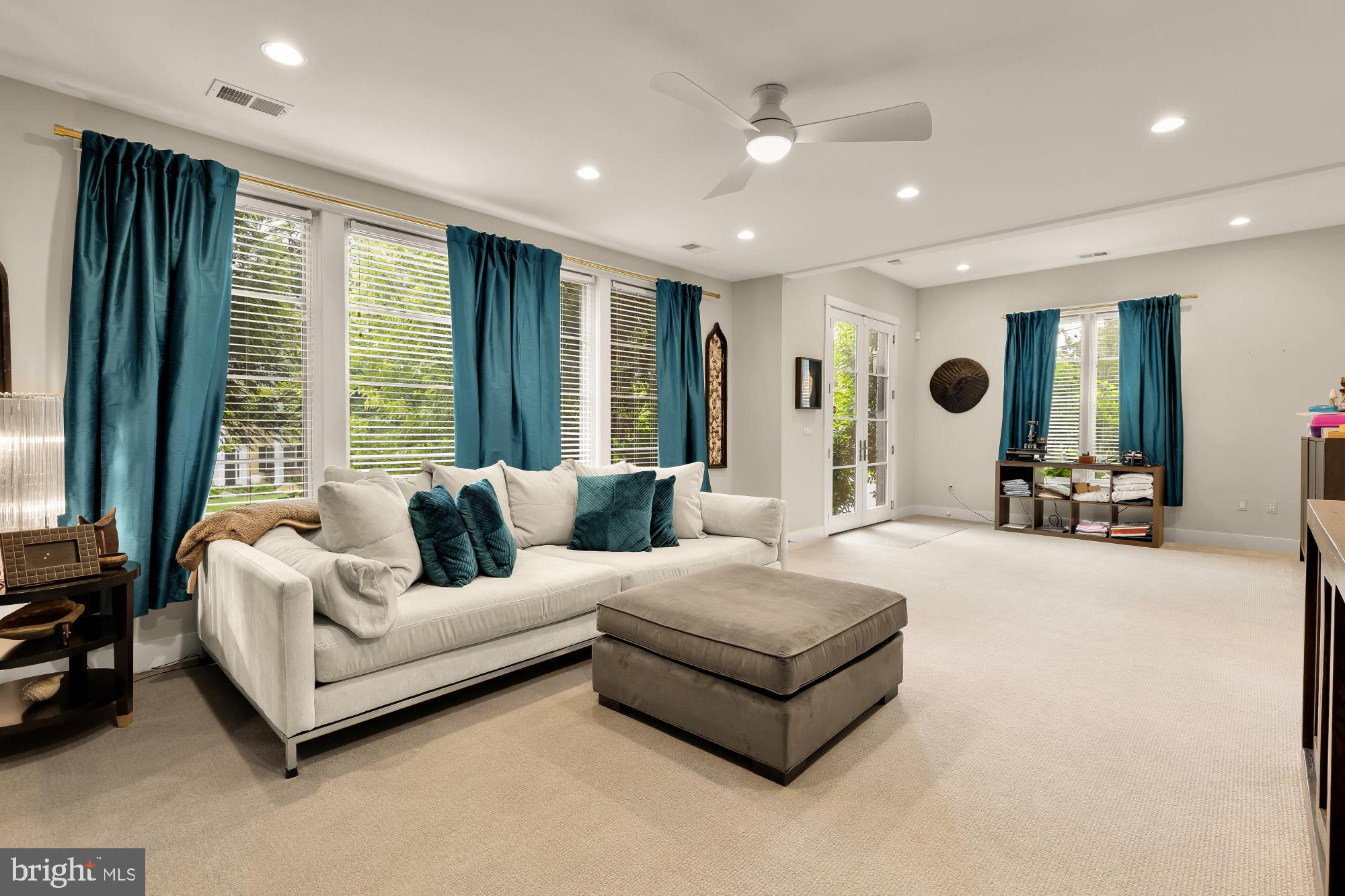 RIVERCREST - Residential