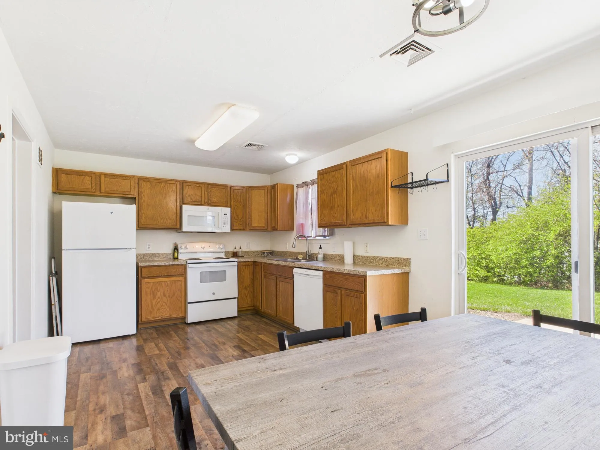 Red Lion, Pennsylvania 17356, United States, 3 Bedrooms Bedrooms, ,2 BathroomsBathrooms,Residential,Pending,113026