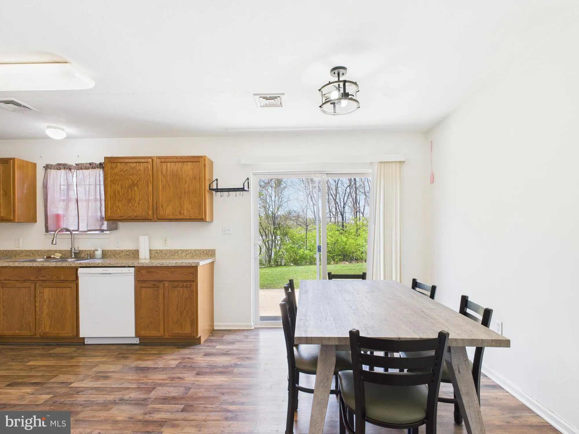 Red Lion, Pennsylvania 17356, United States, 3 Bedrooms Bedrooms, ,2 BathroomsBathrooms,Residential,Pending,113026