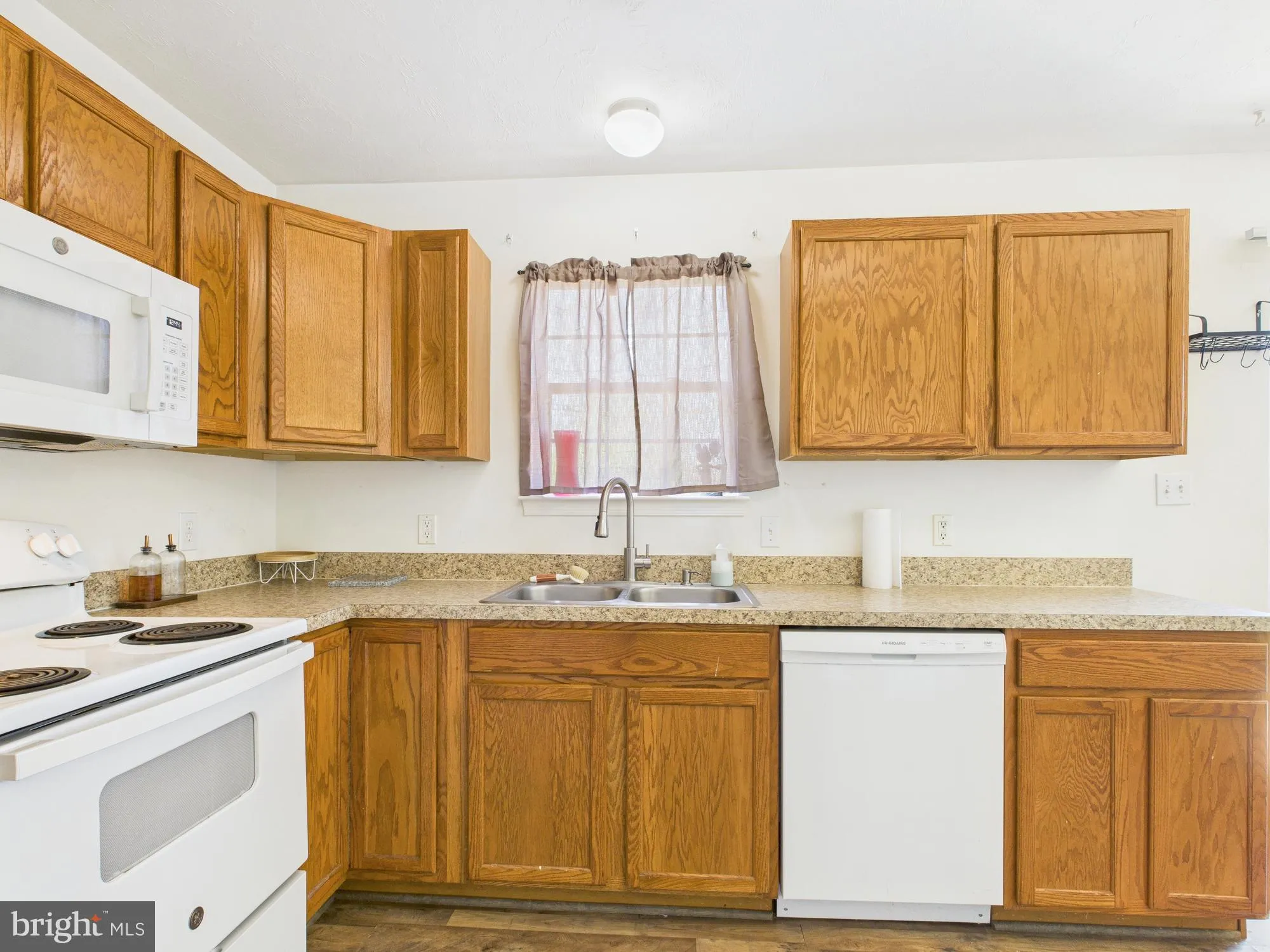 Red Lion, Pennsylvania 17356, United States, 3 Bedrooms Bedrooms, ,2 BathroomsBathrooms,Residential,Pending,113026