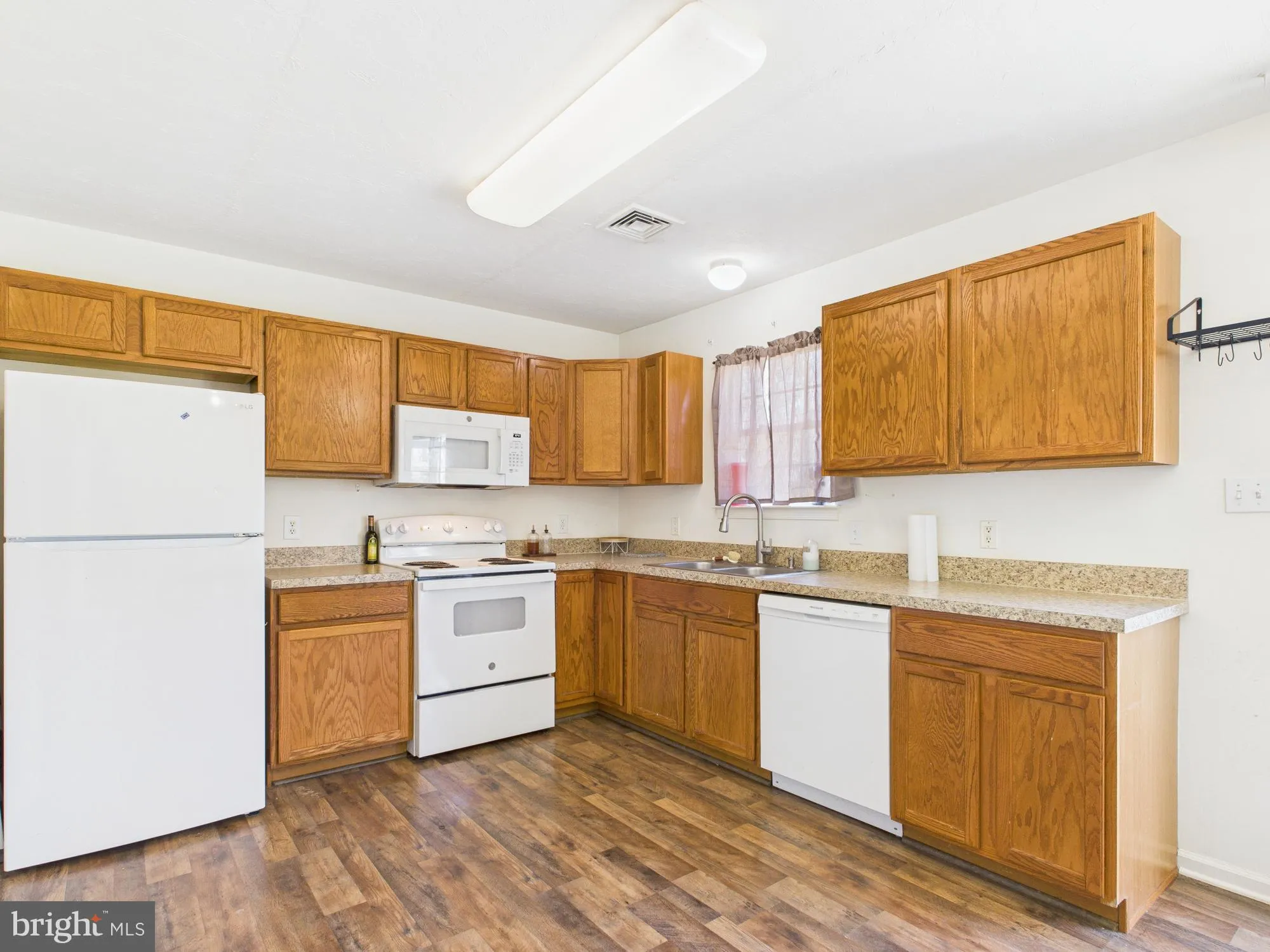 Red Lion, Pennsylvania 17356, United States, 3 Bedrooms Bedrooms, ,2 BathroomsBathrooms,Residential,Pending,113026