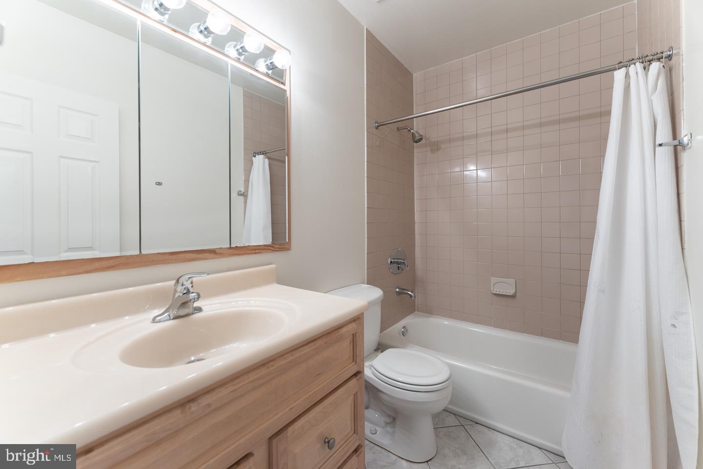 RITTENHOUSE SQUARE - Residential Lease