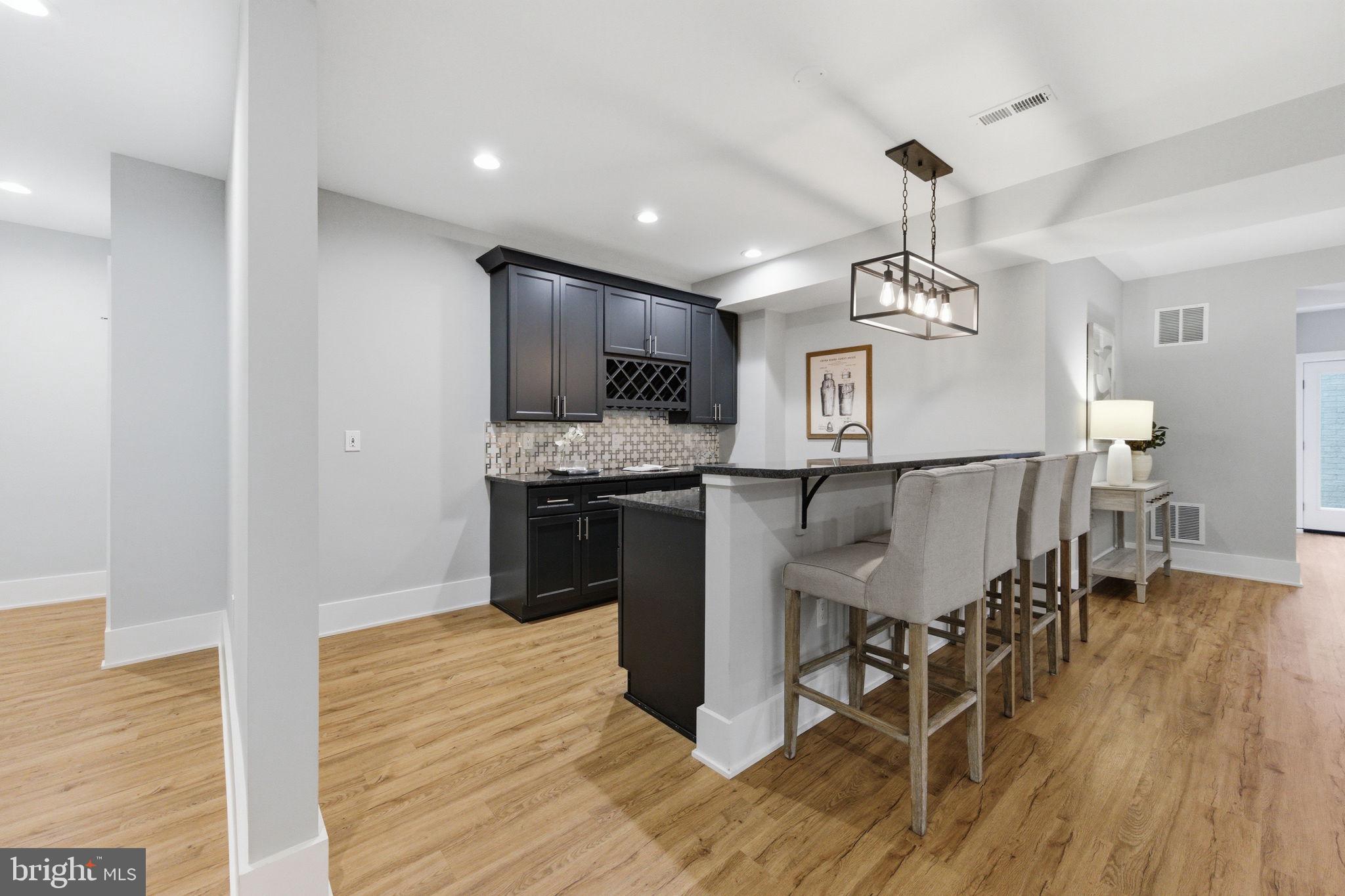 HAMPTONS OF MCLEAN - Residential