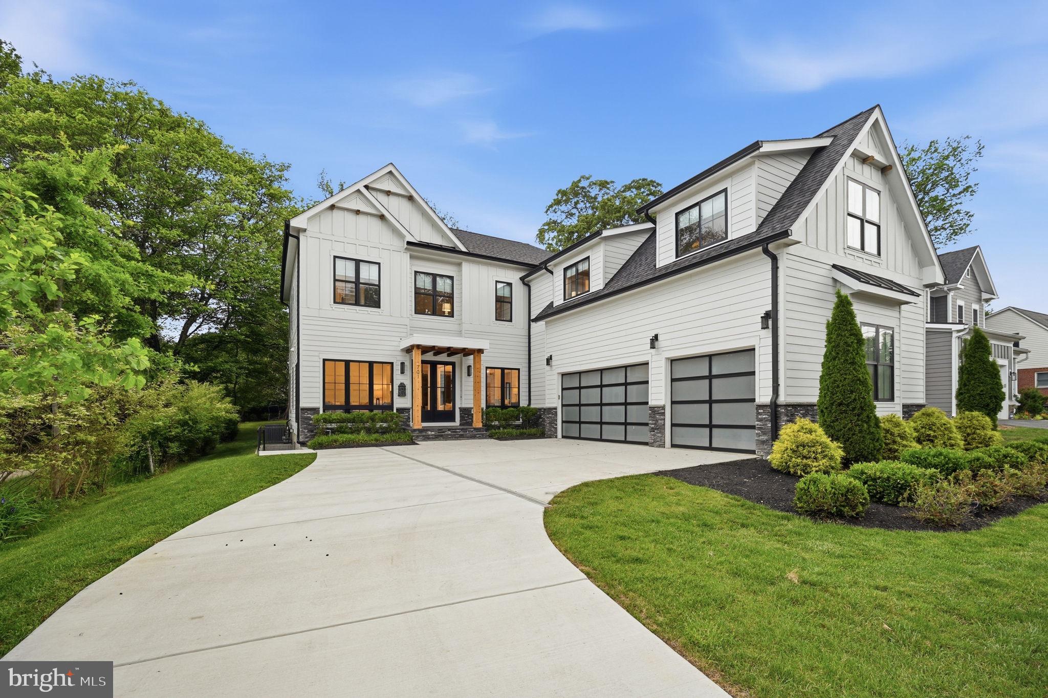 HAMPTONS OF MCLEAN - Residential