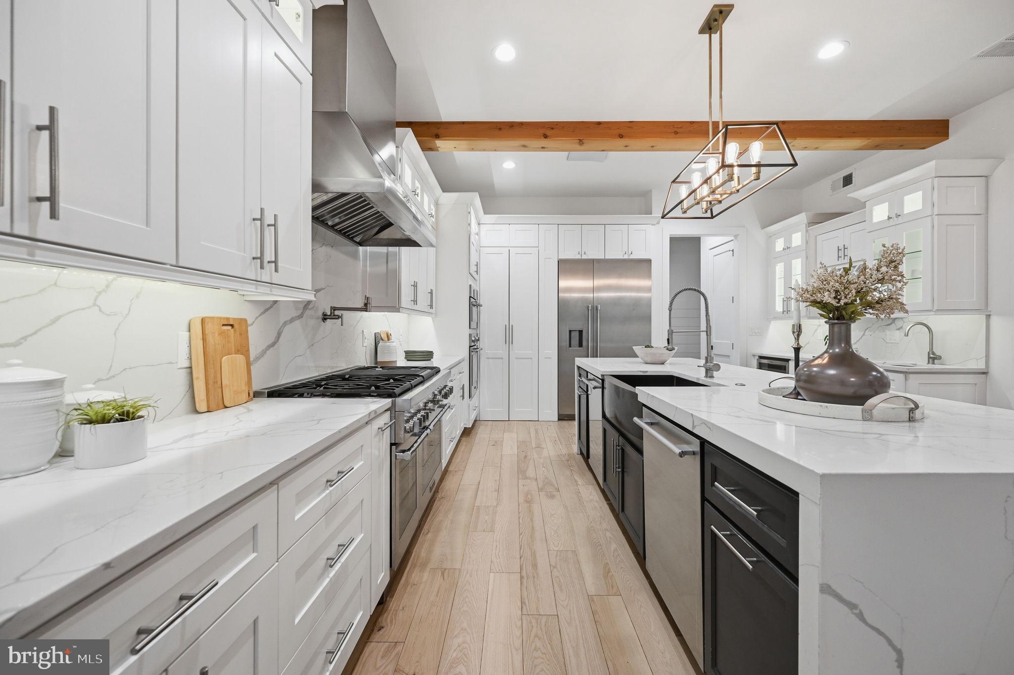 HAMPTONS OF MCLEAN - Residential
