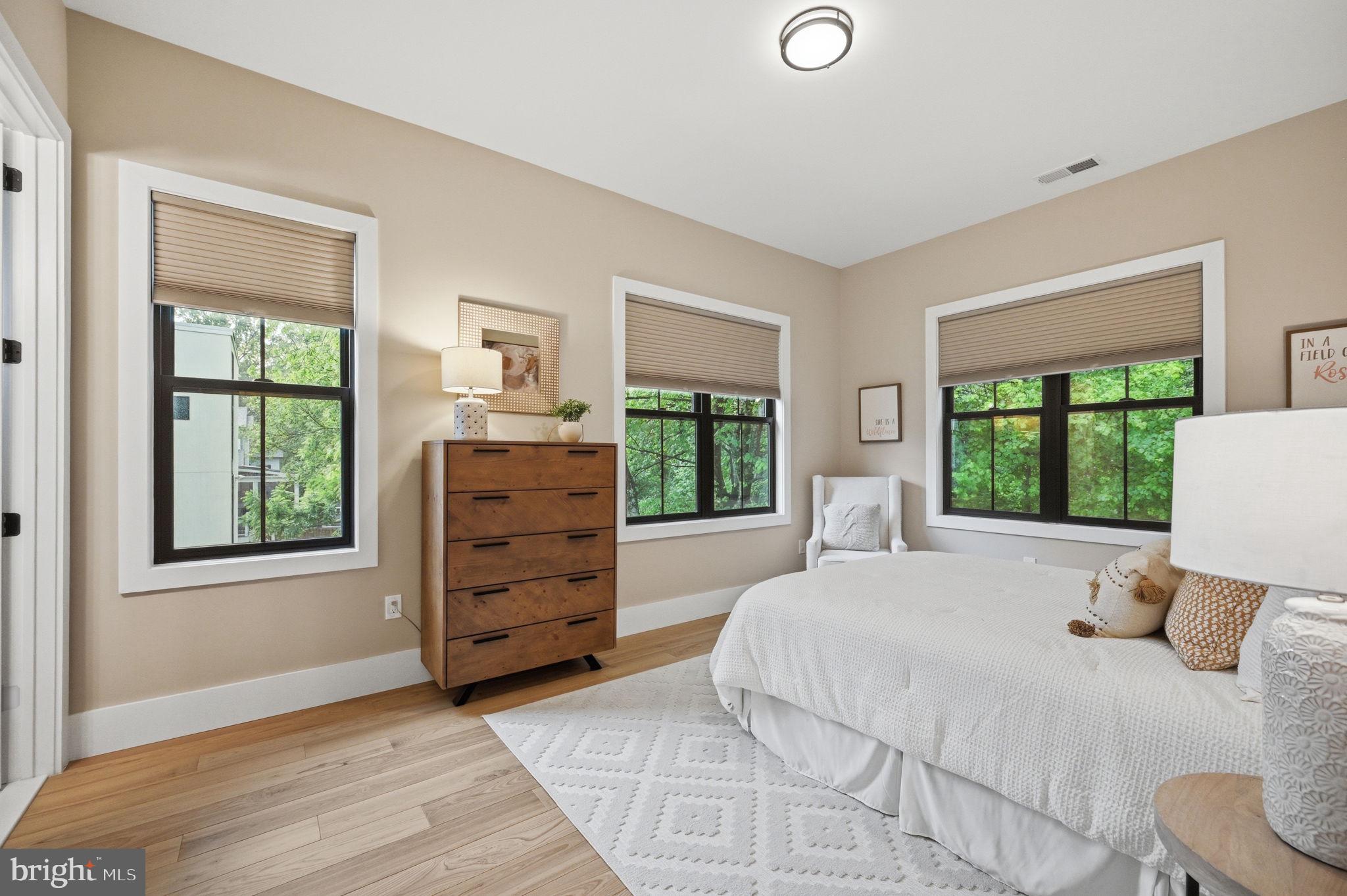 HAMPTONS OF MCLEAN - Residential