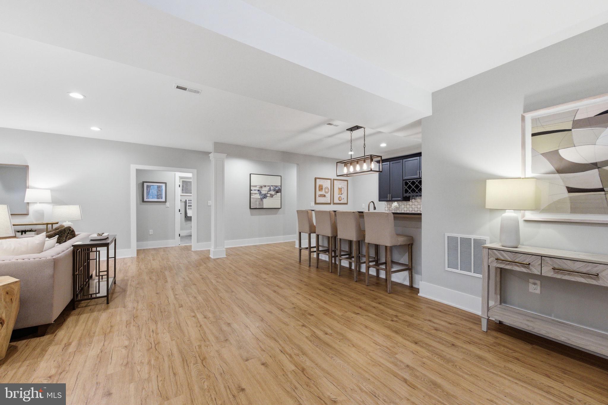 HAMPTONS OF MCLEAN - Residential